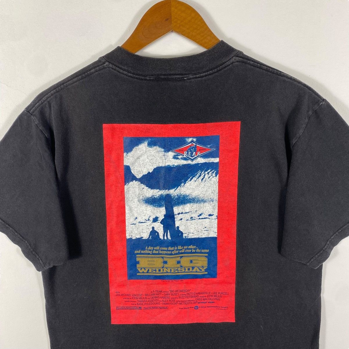 Vintage Vintage 90's BIG WEDNESDAY Film Bear Surf Boards Surf Tee Size US M / EU 48-50 / 2 - 2 Thumbnail