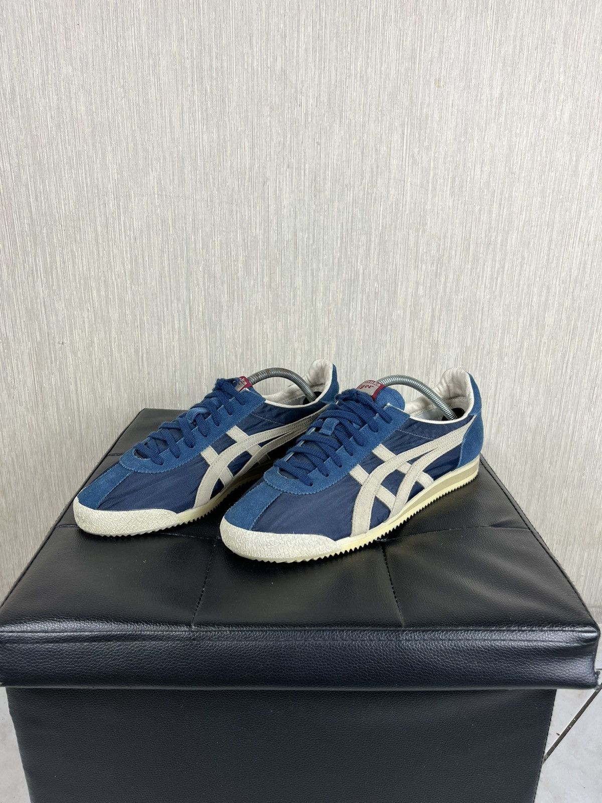Asics Vintage OG Asics Onitsuka Tiger y2k suede sneakers shoes low Size US 10.5 / EU 43-44 - 2 Thumbnail