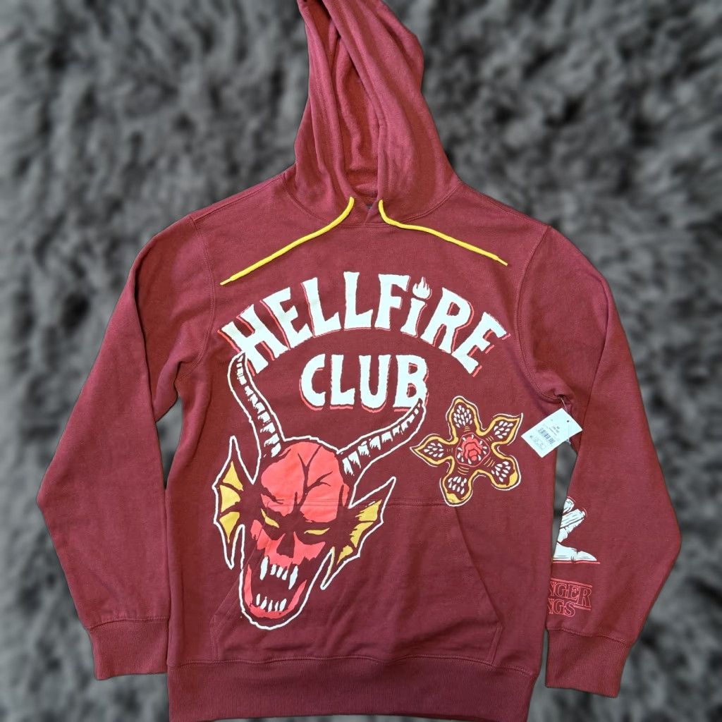 Vintage Stranger Things Hoodie Pullover Red Medium Graphic Print Hooded Unisex Adults Christmas Halloween Horror Retro Comic Gothic USA 90s Theme Size US M / EU 48-50 / 2 - 1 Thumbnail