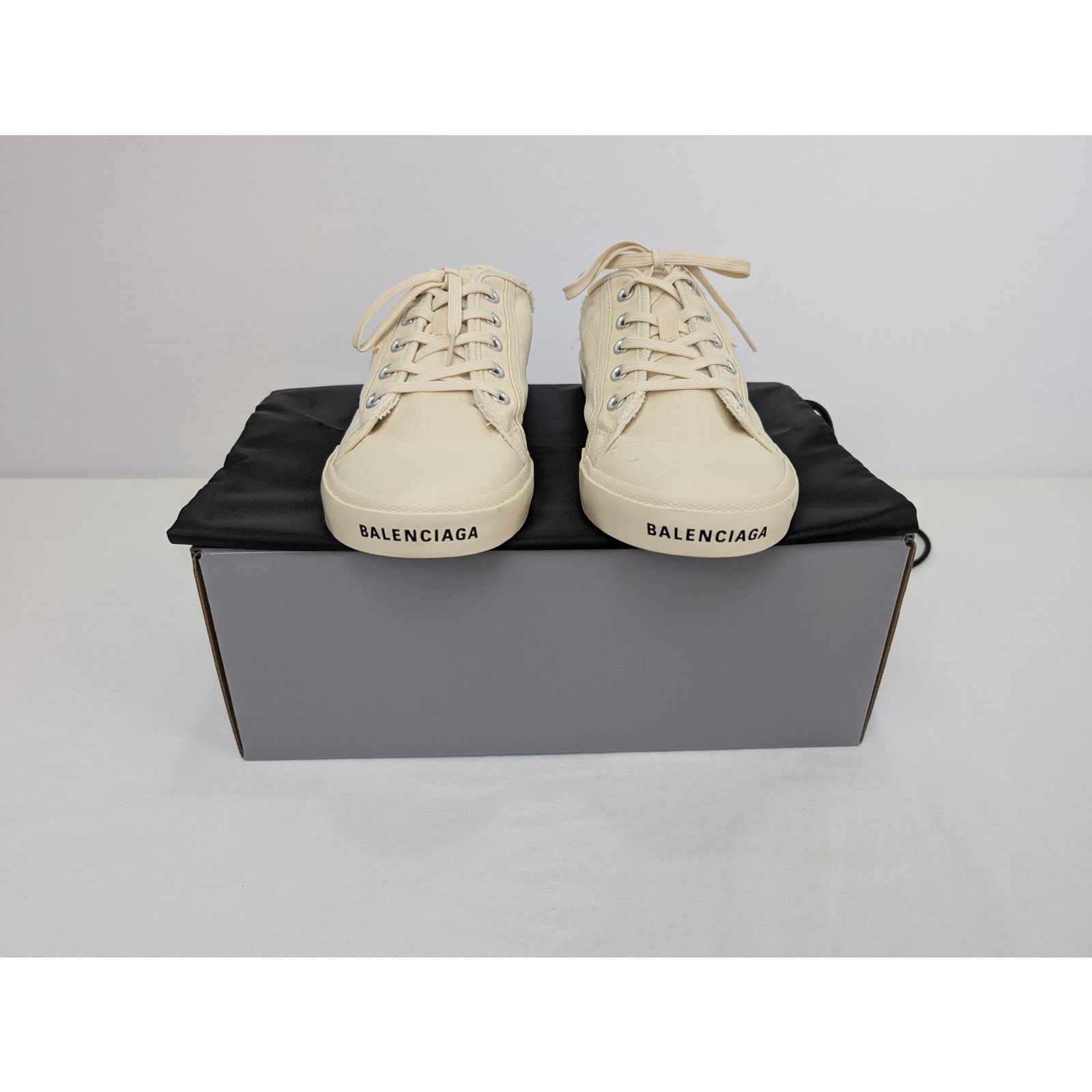 Balenciaga o1rshd1 Mule Destroyed Rubber Sole Paris Mule in White Size US 13 / EU 46 - 17 Thumbnail