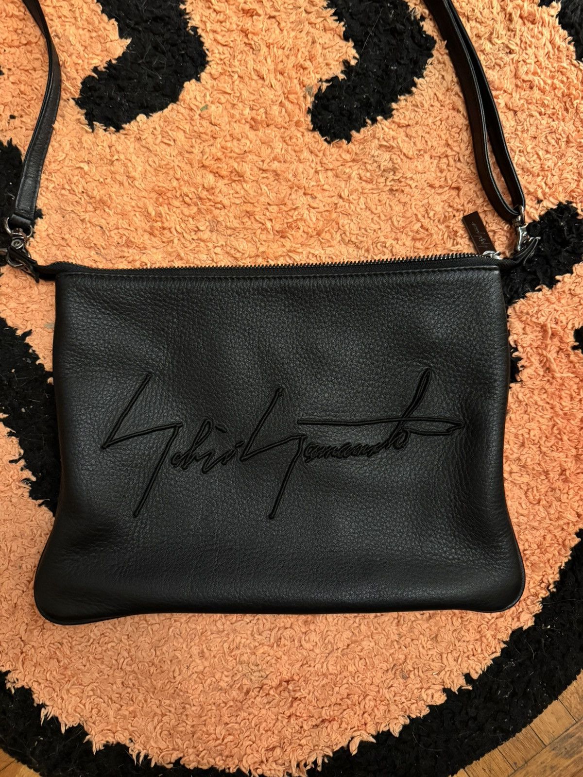 Yohji Yamamoto Yohji Yamamoto Signature Leather Shoulder Bag Black Size ONE SIZE - 2 Thumbnail