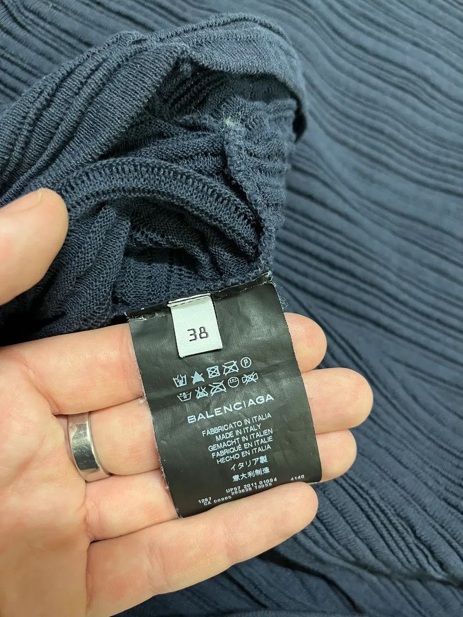 Balenciaga × Vintage SS2011 Balenciaga Plissed Navy V Top Size S / US 4 / IT 40 - 5 Thumbnail