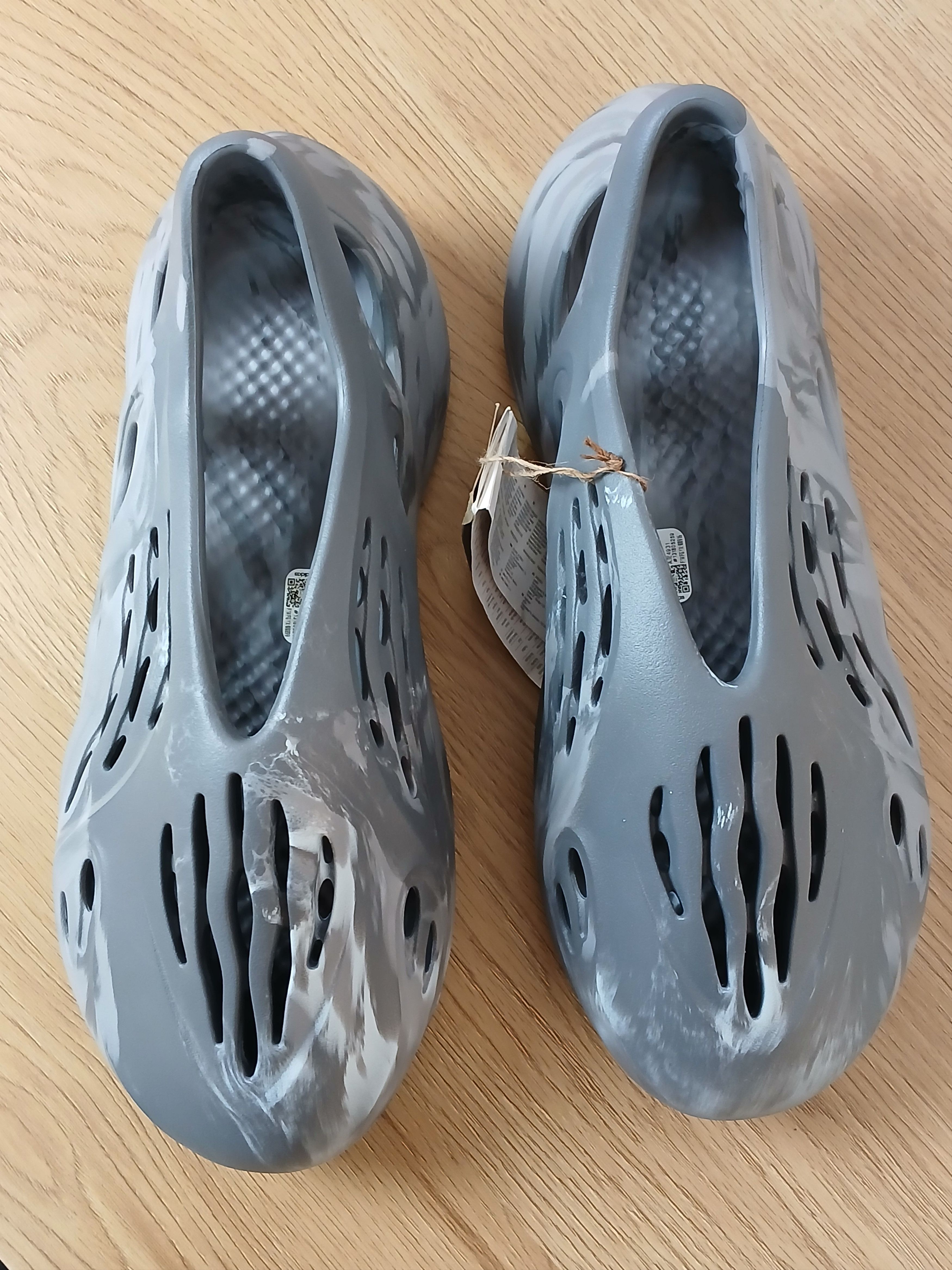 Adidas × Kanye West × Yeezy New Adidas Yeezy Foam Runner Size US 12 / EU 45 - 6 Thumbnail
