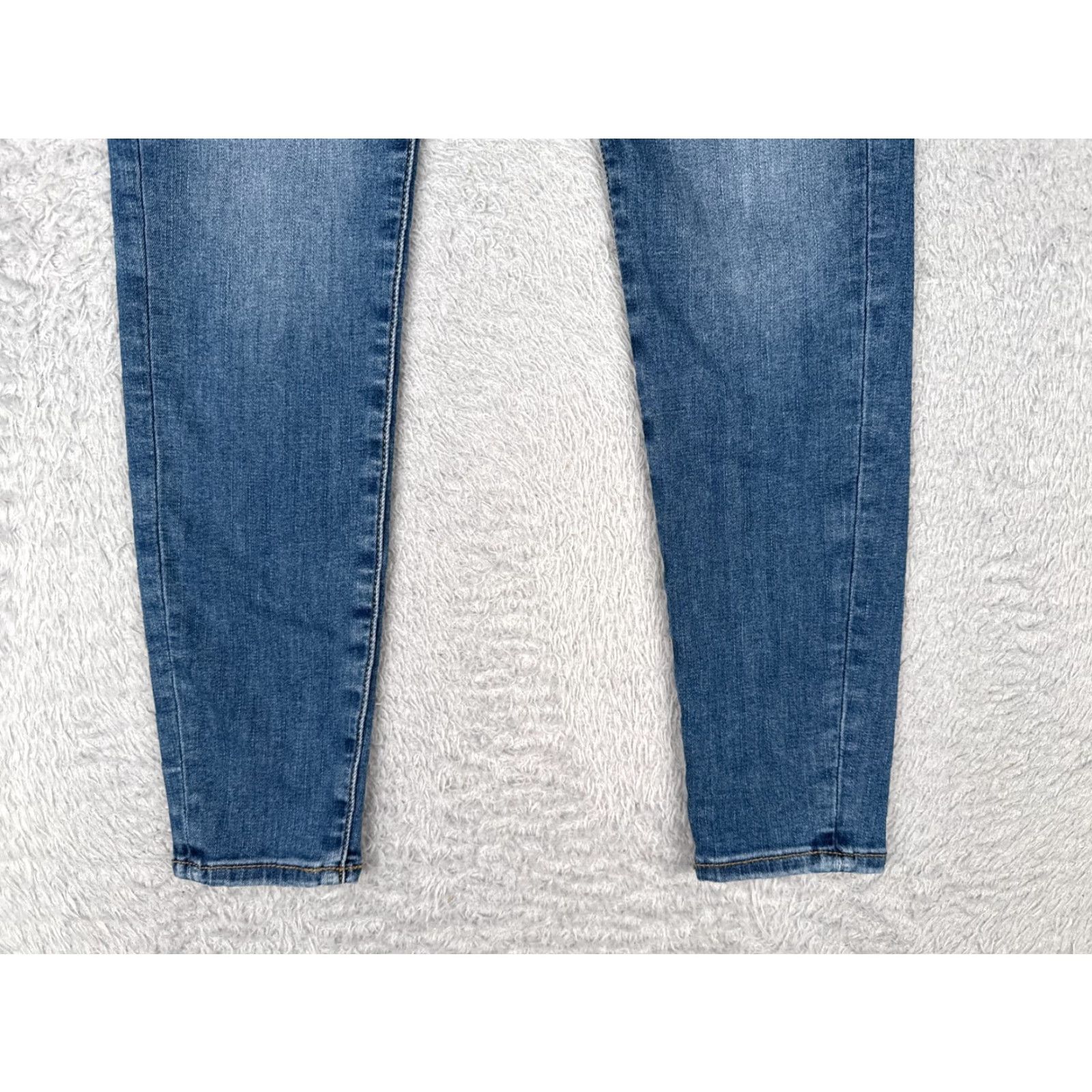 American Eagle Outfitters American Eagle Jeans Women 0 Blue Mid Rise Stretch Crop Skinny 26L 5-Pocket Denim Logo Embroidered 90s Vintage? No, keep. End gender: Womens Size 25" / US 0 / IT 36 - 2 Thumbnail