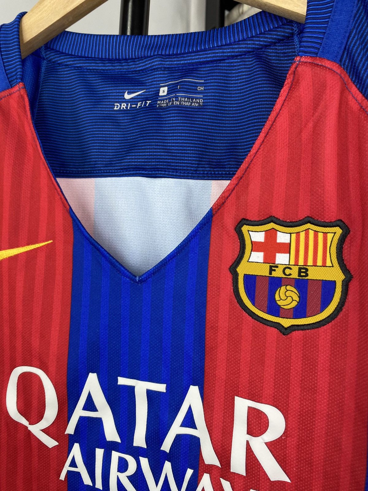 Nike × Vintage Nike FC Barcelona 2016-17 Stadium home shirt jersey by Nike Size S / US 4 / IT 40 - 3 Thumbnail