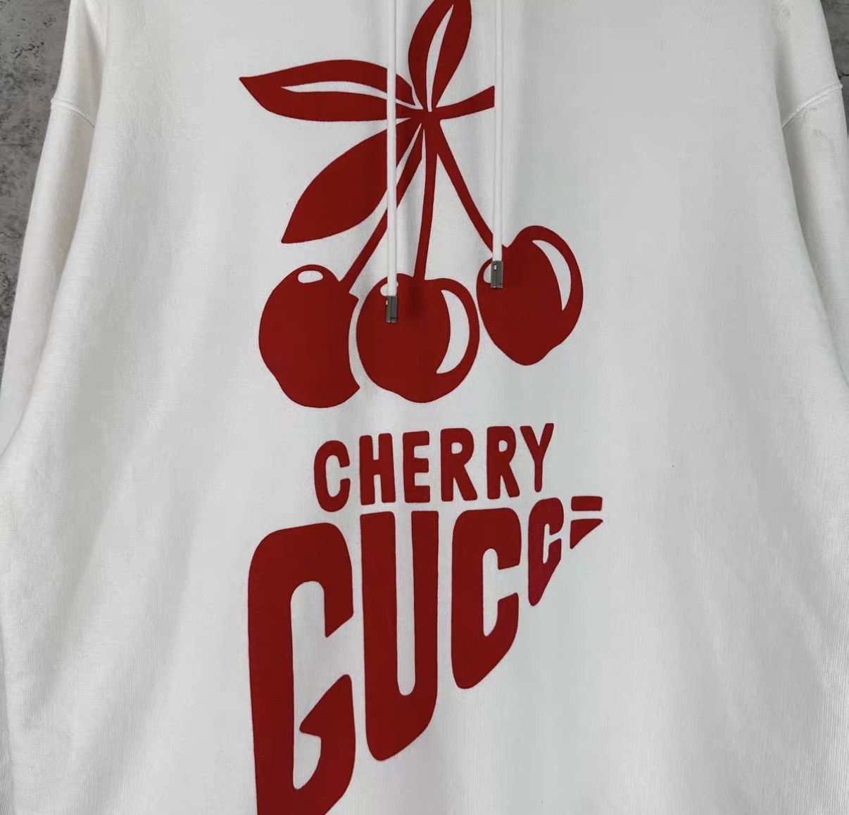 Gucci Gucci x Disney Cherry Print Oversized Sweatshirt J42 Size US S / EU 44-46 / 1 - 4 Thumbnail