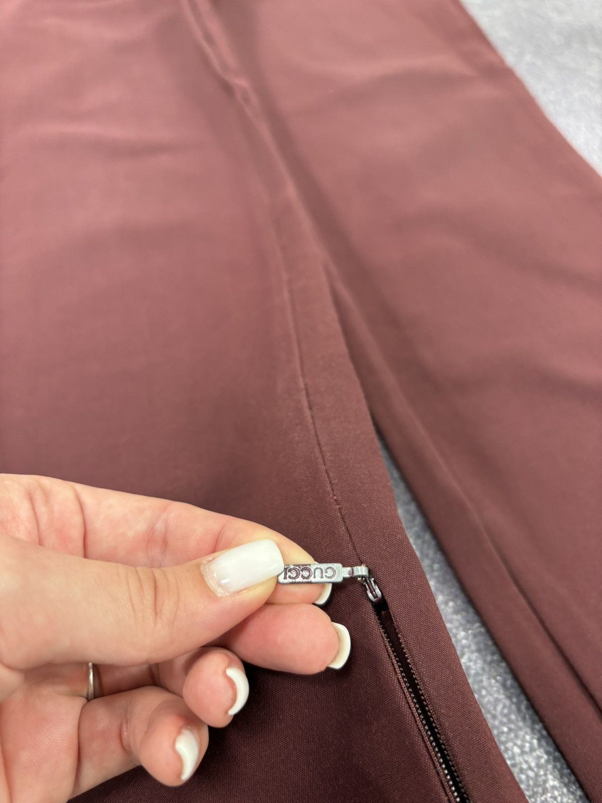 Gucci Gucci Women’s Vintage Slim Fit Burgundy Luxury Pants Size 28" / US 6 / IT 42 - 5 Thumbnail