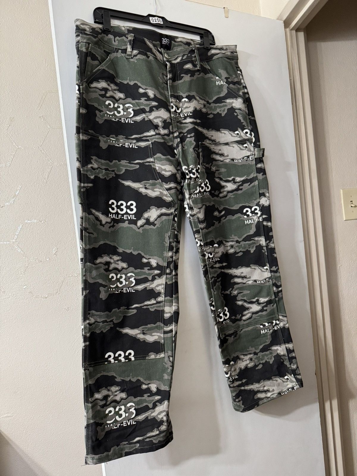 Half Evil Half-Evil camo pants Size US 38 / EU 54 - 1 Thumbnail