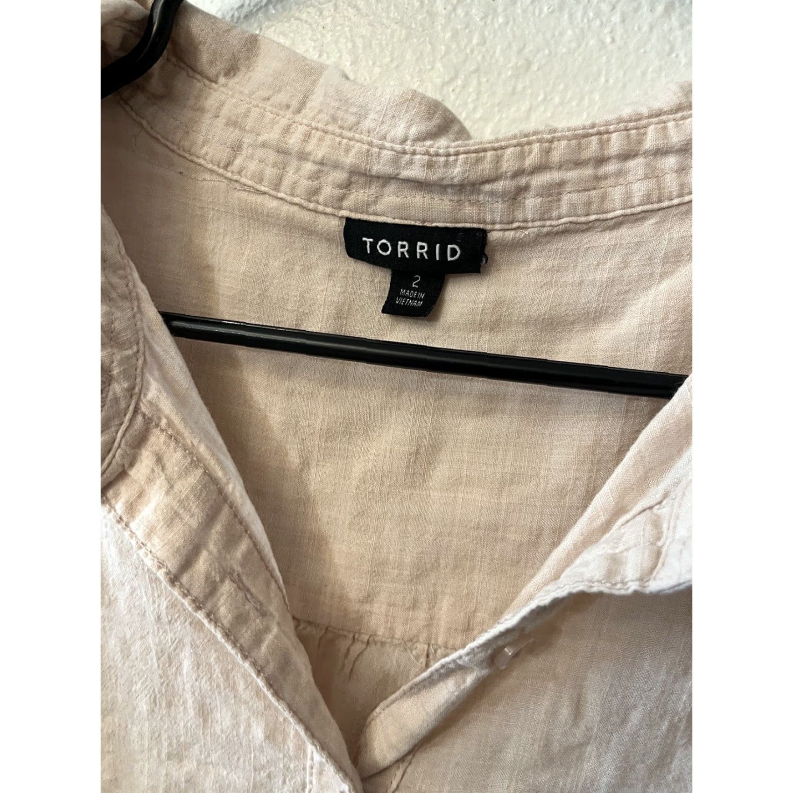 Torrid VINTAGE Torrid Women's Plus Shirt 2X Pink Short Sleeve Button-Up Boho Casual Fall Spring Summer Women Size XXL / US 16-18 / IT 52-54 - 3 Thumbnail
