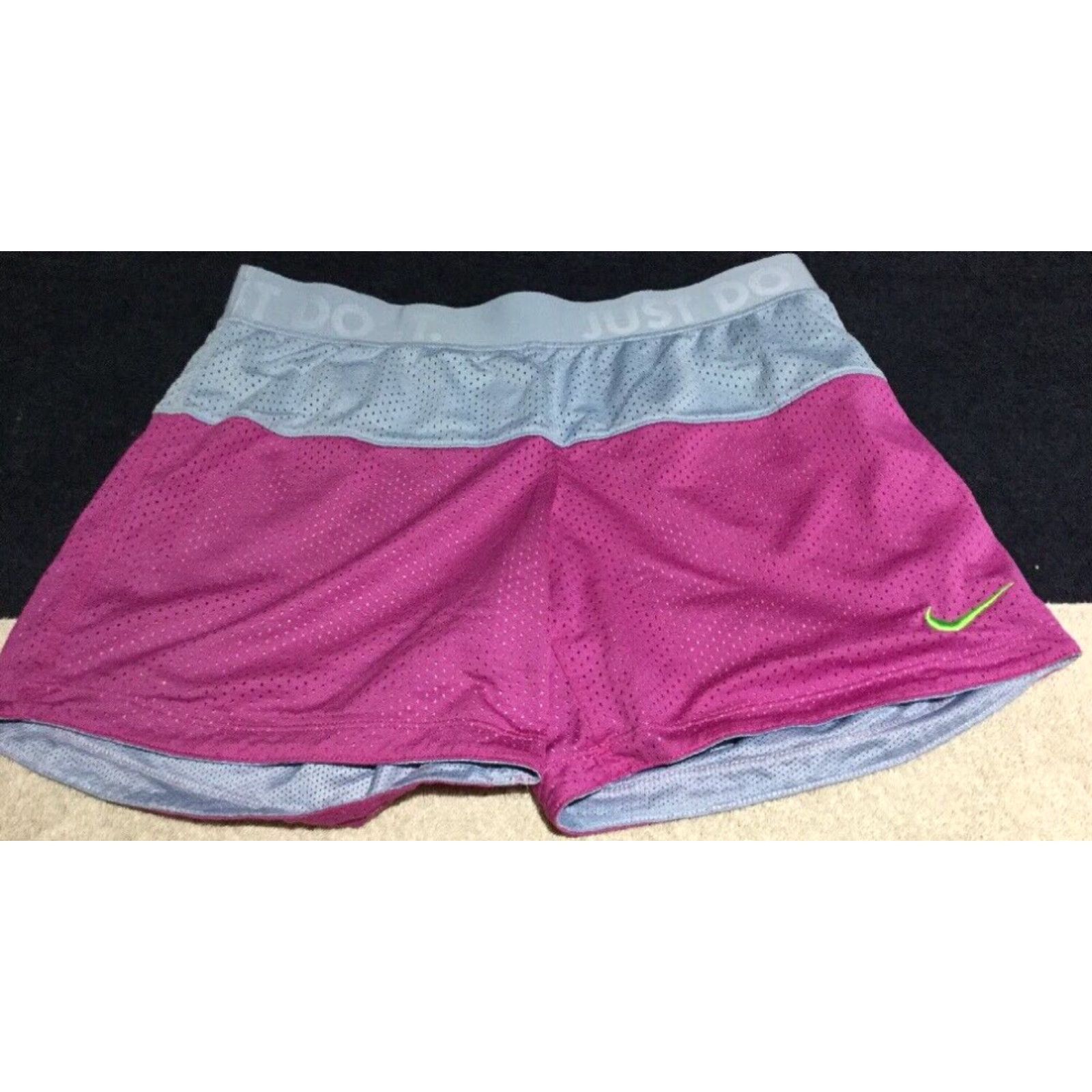 Nike Nike Womens Fuchsia Gray Shorts Small Size S Vented Size 28" / US 6 / IT 42 - 1 Thumbnail