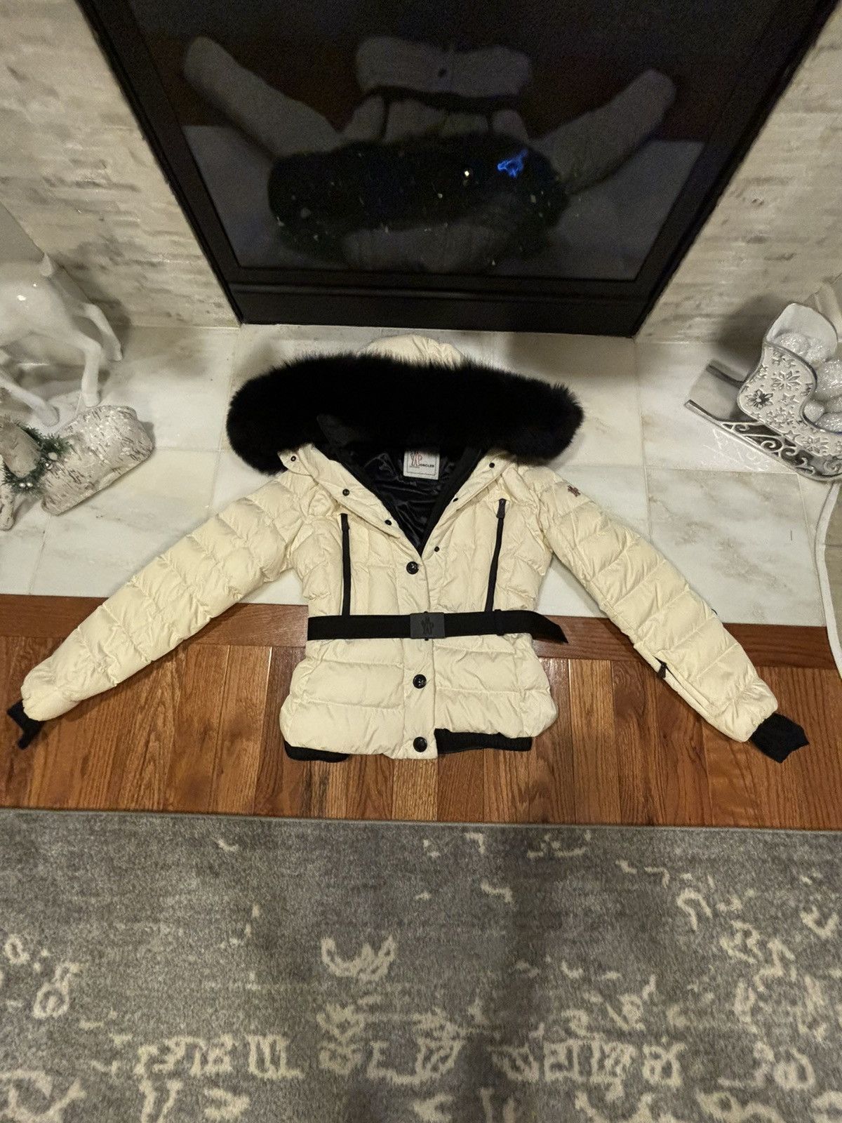 image of Moncler Grenoble Moncler Women's Beverly Giubbotto Beverly Jacket Size 3 in Offwhite