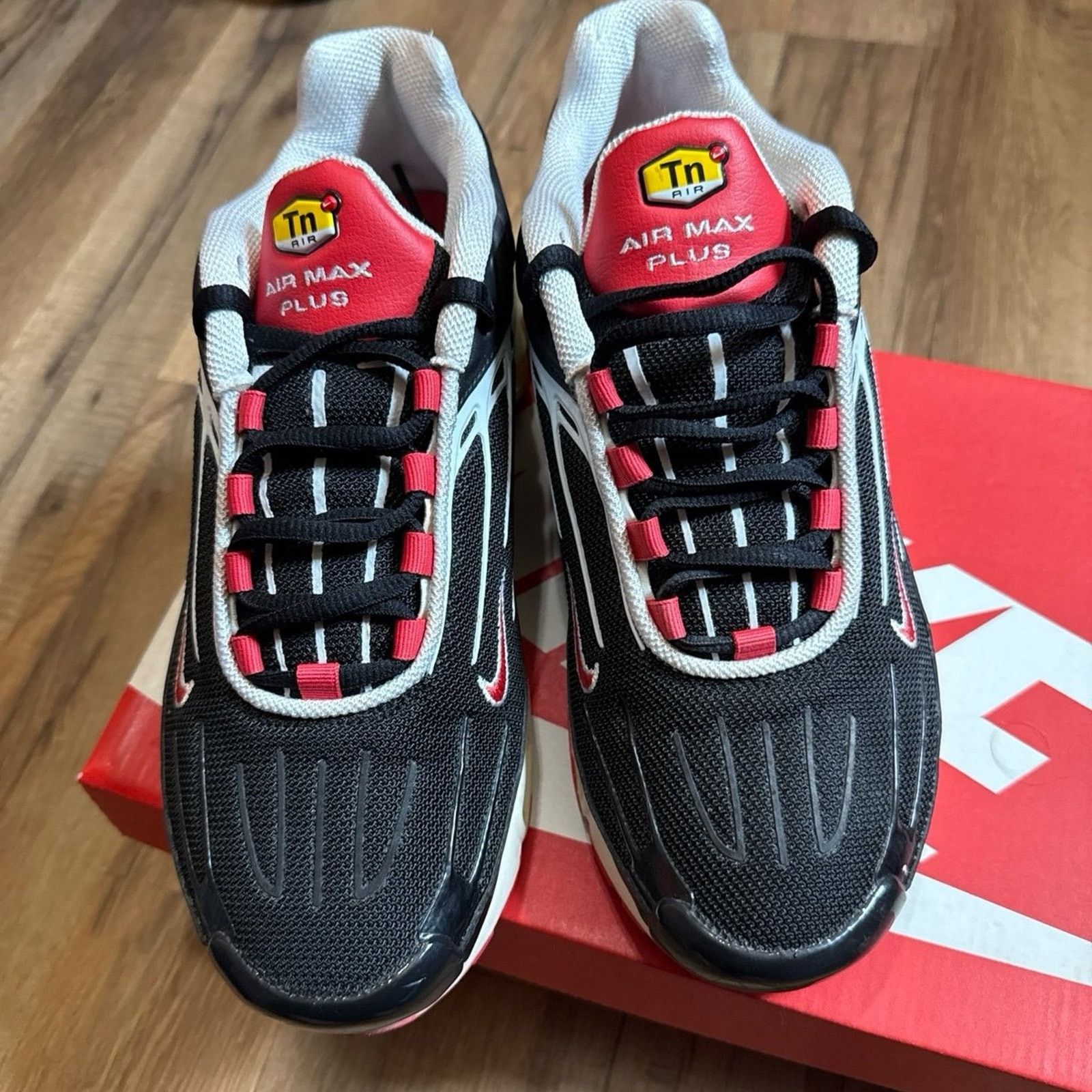 Nike Nike Air Max Plus 3 Black White Track Red Size US 9.5 / EU 42-43 - 4 Thumbnail