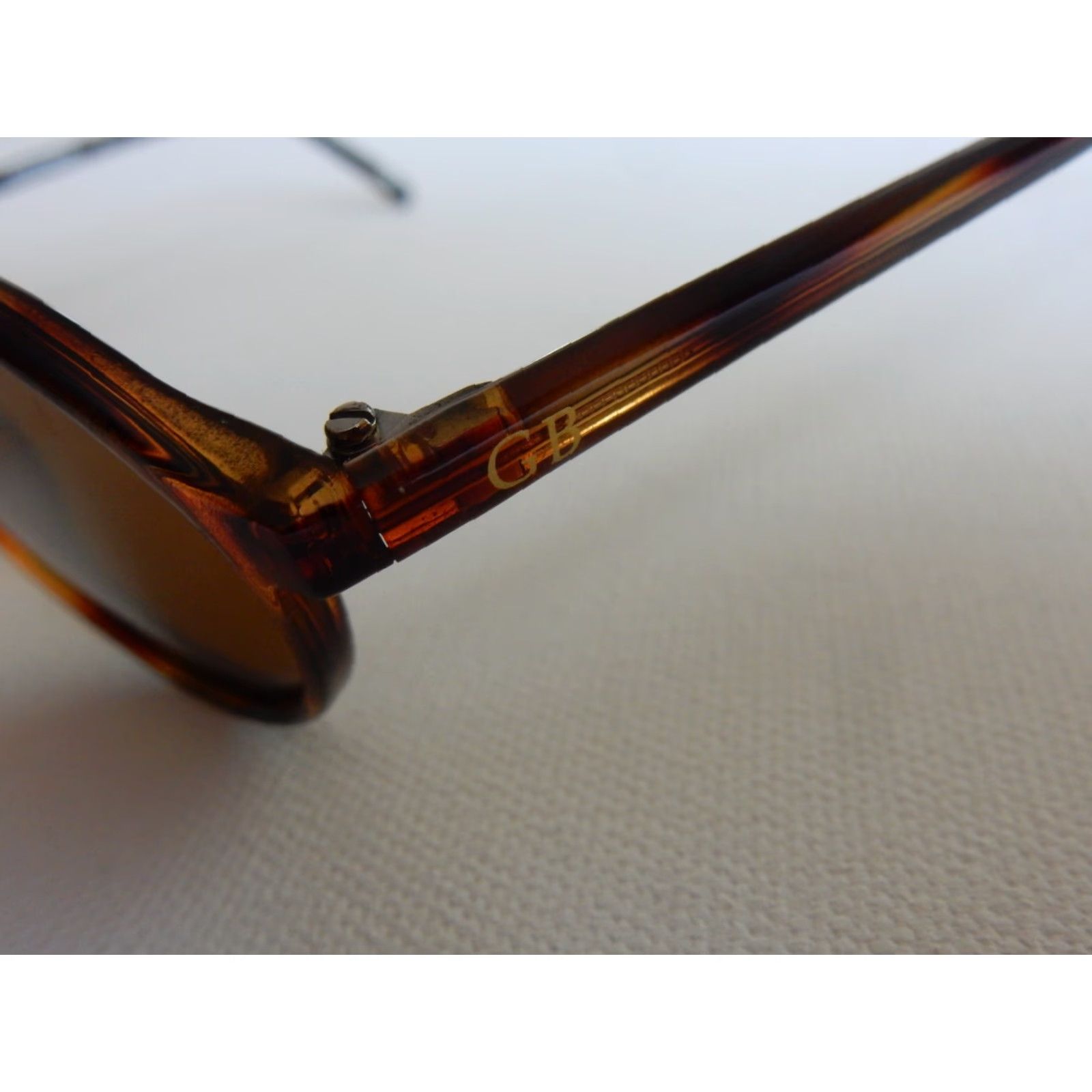 Geoffrey Beene VINTAGE Geoffrey Beene Polarized Sunglasses Men Brown Small Fits Adults Size ONE SIZE - 4 Thumbnail