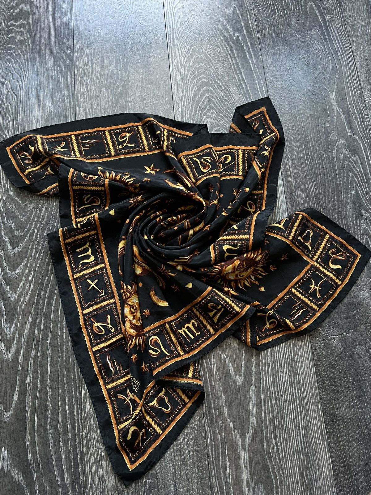 Versace × Vintage Gianni Versace Silk Scarf Size ONE SIZE - 1 Thumbnail