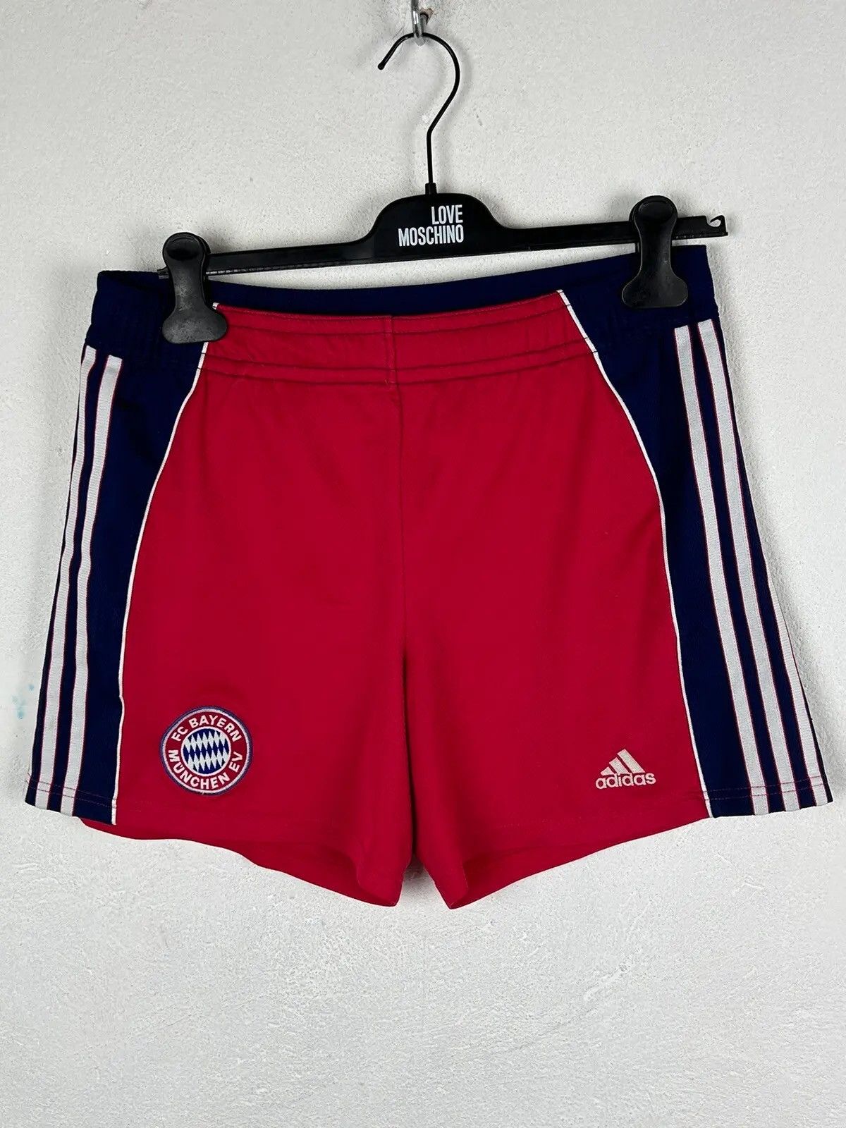 Adidas 90s Vintage Adidas x F.C. Bayern Munchen Shorts In Red Size US 32 / EU 48 - 1 Thumbnail