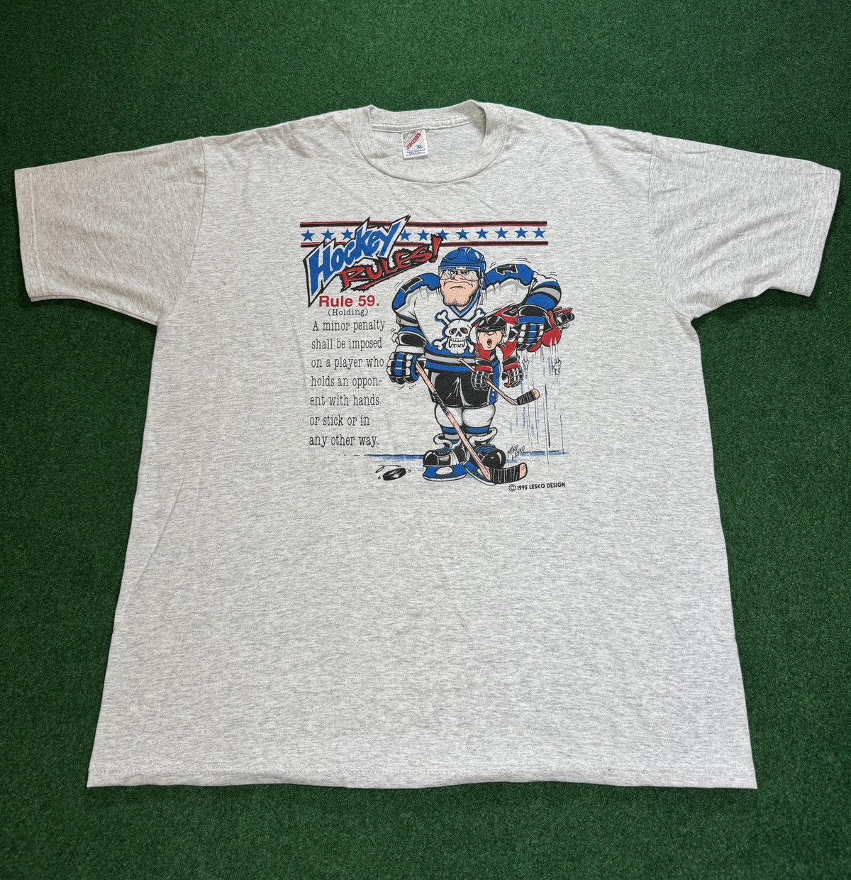 Jerzees × NHL × Vintage Vintage 90s Hockey Rules Caricature Holding 1995 T Shirt Size US XL / EU 56 / 4 - 1 Thumbnail