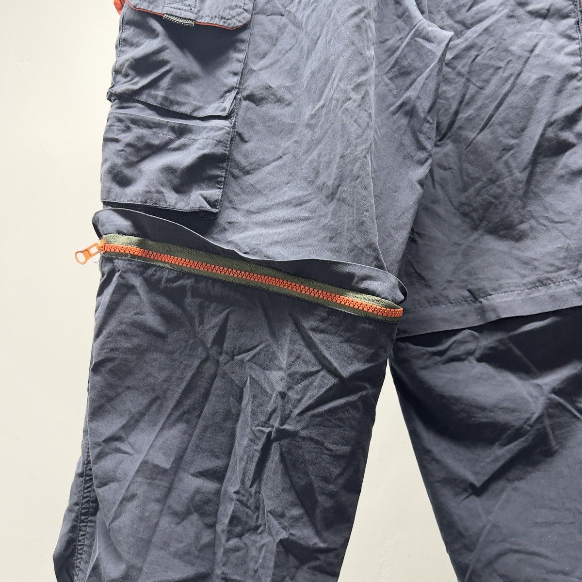 Abercrombie & Fitch Vintage Abercrombie & Fitch Paratrooper Nylon Cargo Pants Size US 29 - 7 Thumbnail