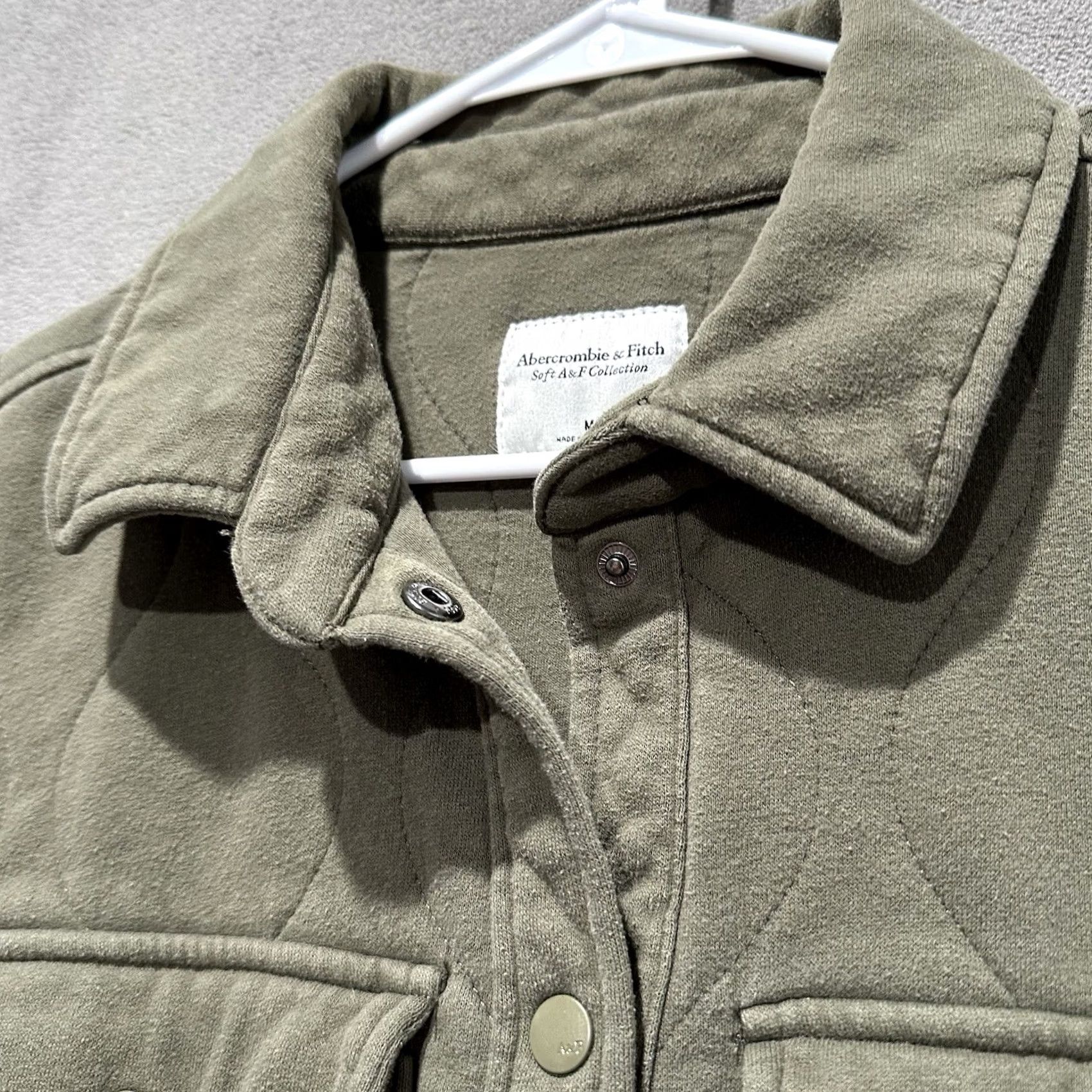 Abercrombie & Fitch Abercrombie & Fitch Shirt Womens M Military Green Quilted Shacket Snap EUC VINTAGE? Size M / US 6-8 / IT 42-44 - 3 Thumbnail