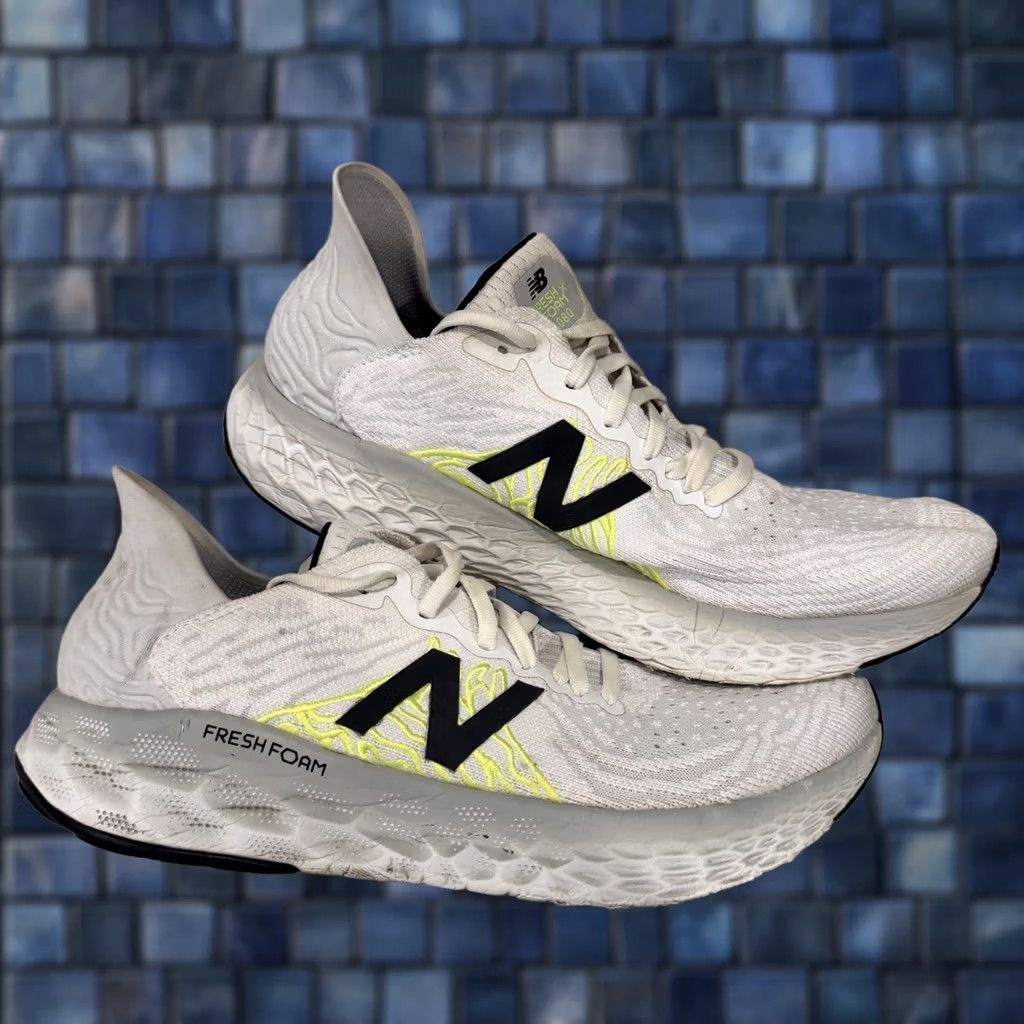 New Balance New Balance Fresh Foam 1080 V10 Womens 11 B Sneaker White Running W1080C10 Size US 9 / IT 39 - 1 Thumbnail