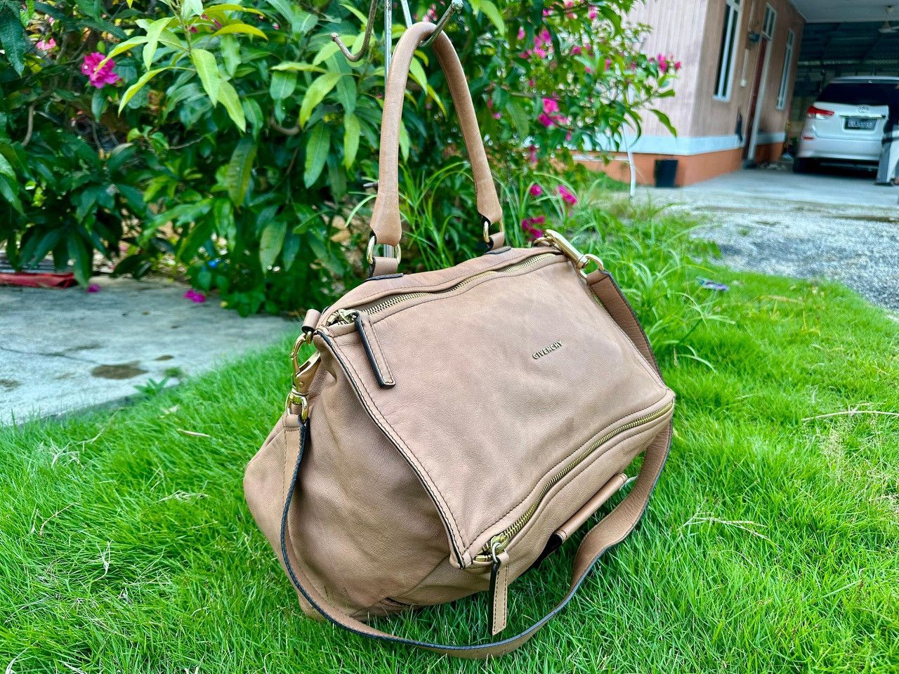 Givenchy Authentic Givenchy Pandora Large Top Handle Bag Size ONE SIZE - 2 Thumbnail