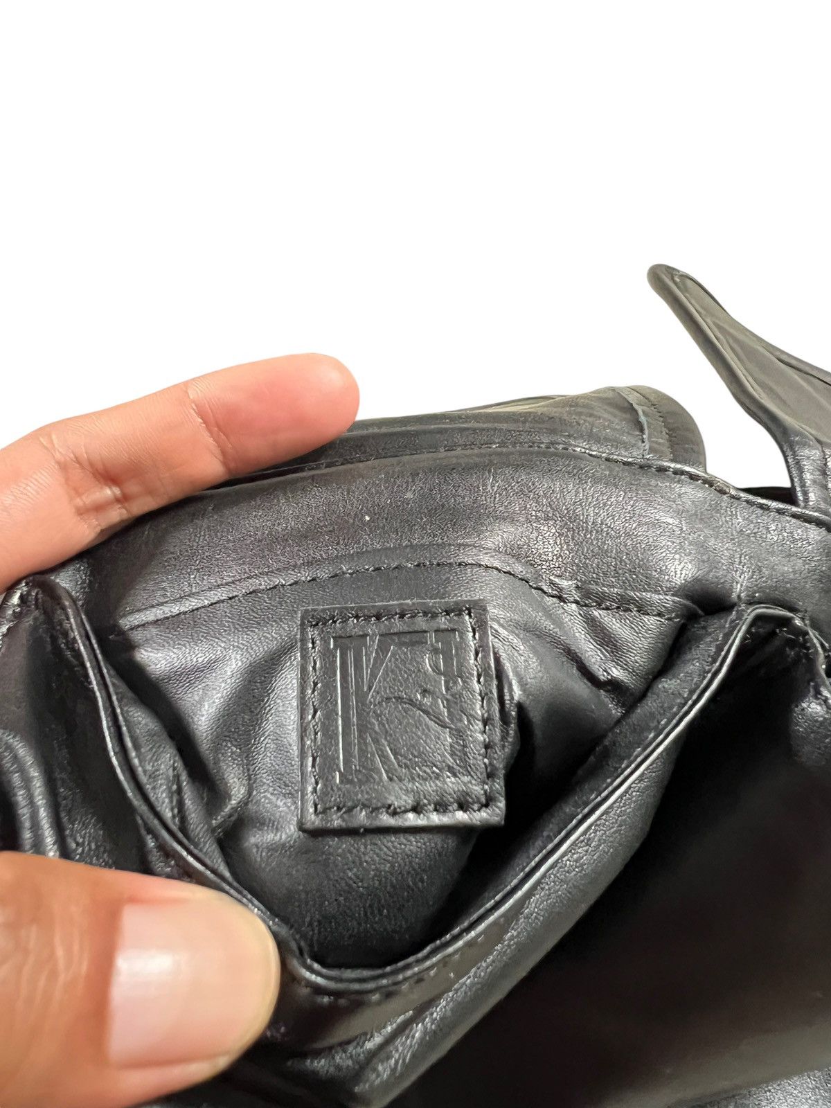 Designer × Japanese Brand Japanese Brand Genuine Leather Utility Crossbody Bag Size ONE SIZE - 16 Thumbnail