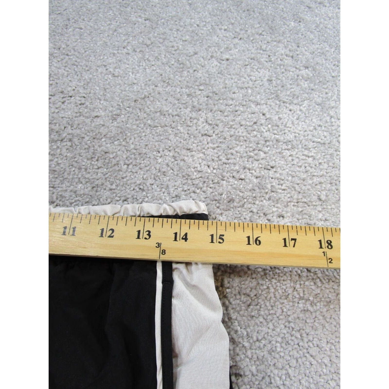 Athleta Athleta Colorblocked Nylon Athletic Shorts Womens Size 6 Black/Gray Size 28" / US 6 / IT 42 - 5 Thumbnail