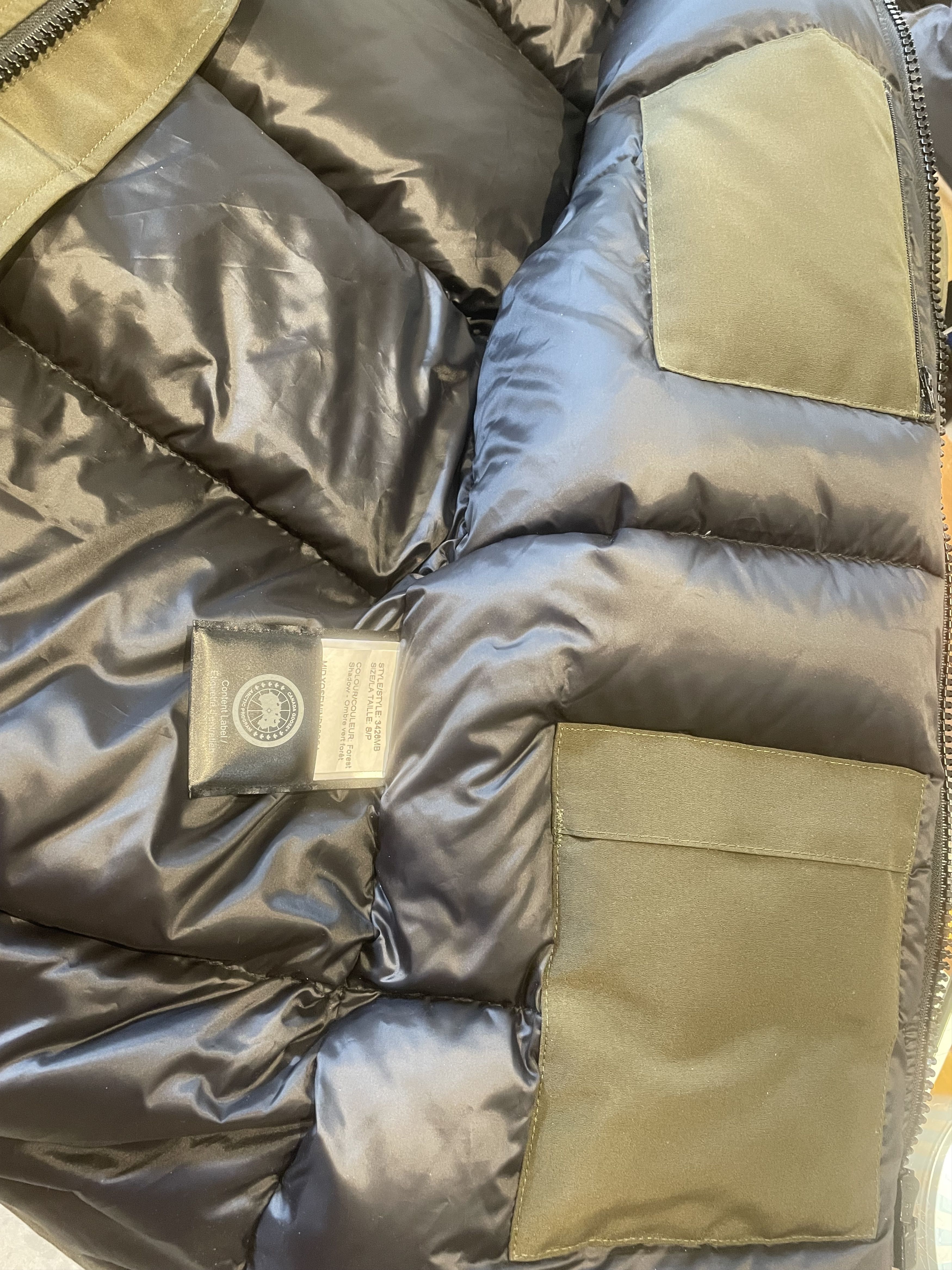 Canada Goose Chateau Size US S / EU 44-46 / 1 - 8 Thumbnail