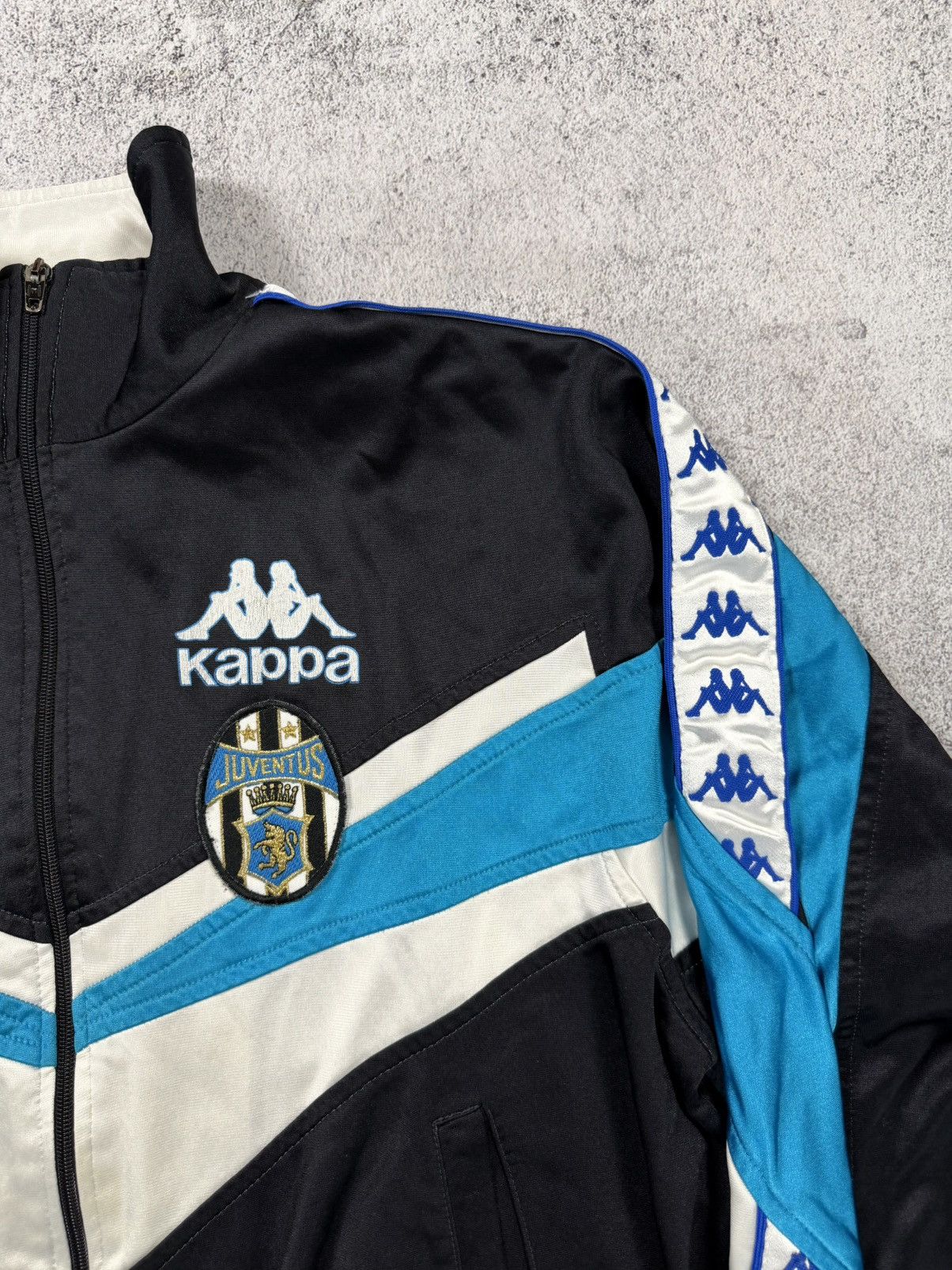 Kappa Juventus Baggio Home Tracktop 1993-94 DANONE Kappa Vintage!! Size US L / EU 52-54 / 3 - 5 Thumbnail