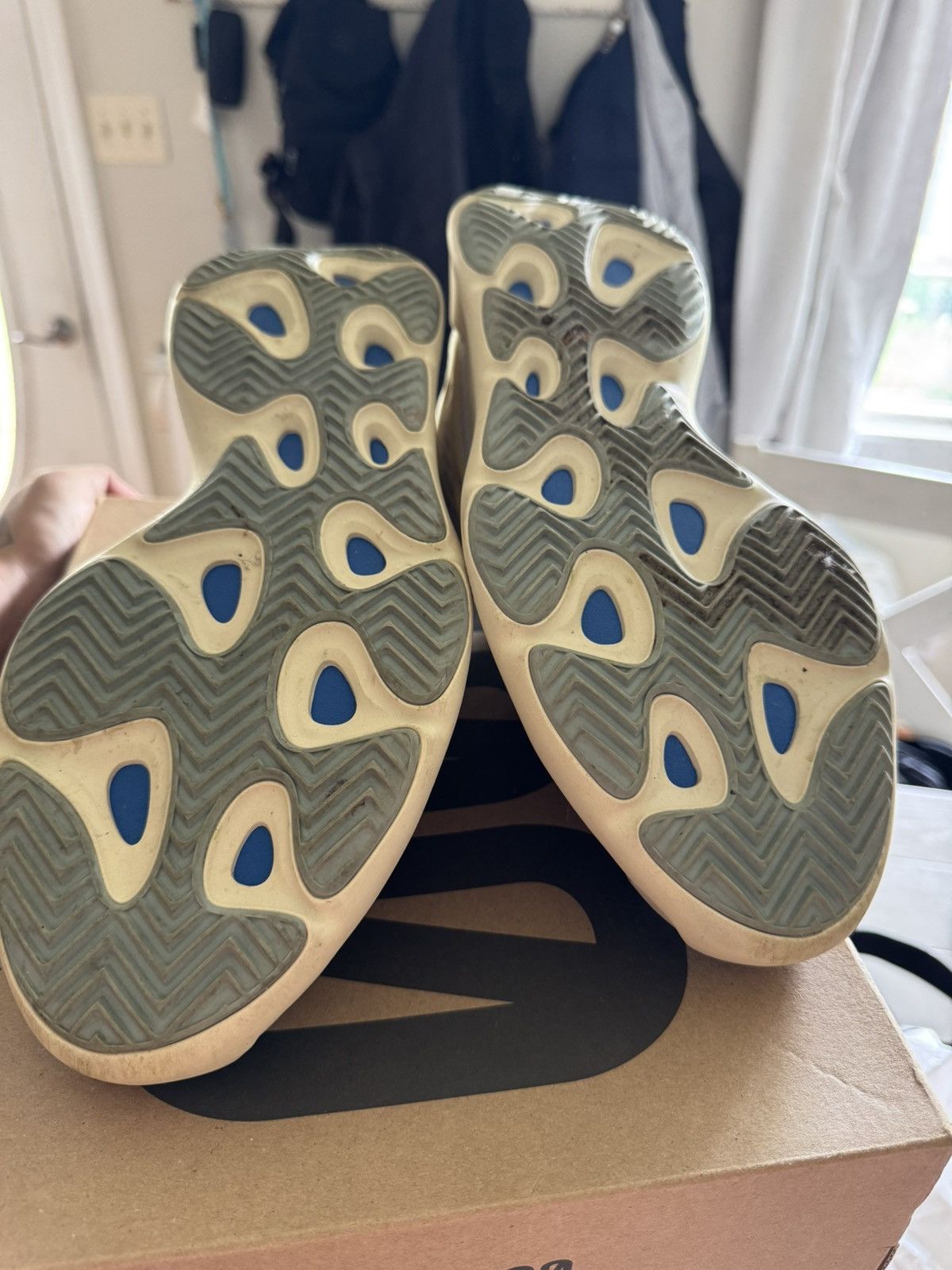 Yeezy Yeezy boost 700 Size US 12 / EU 45 - 2 Thumbnail