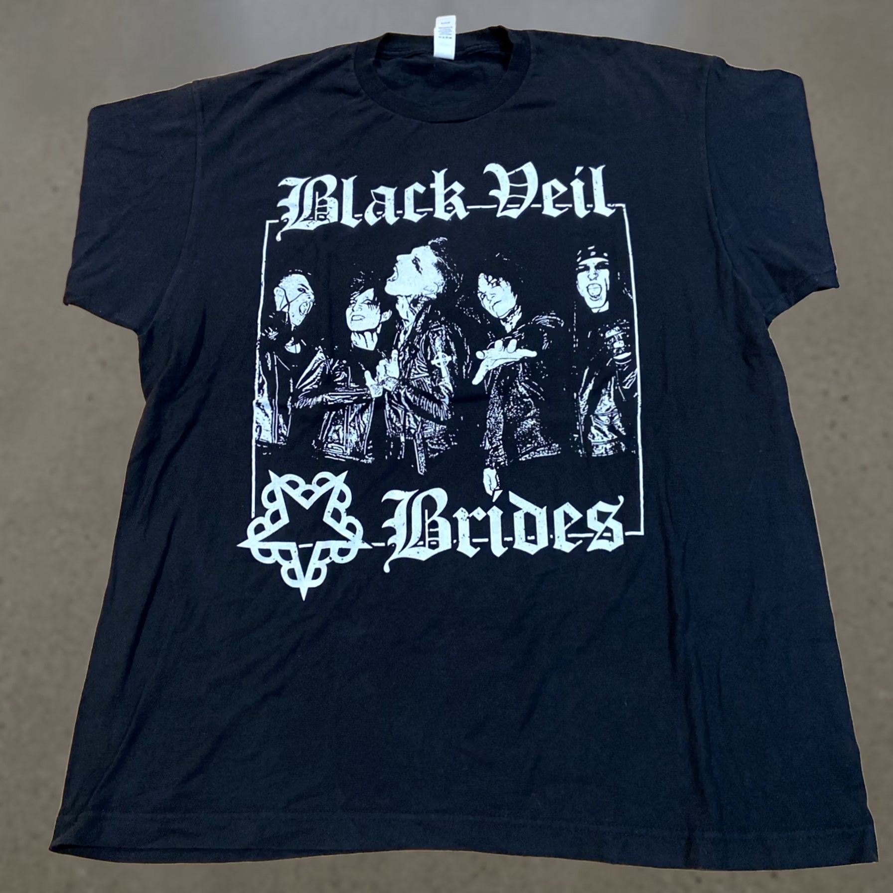 Vintage VINTAGE BLACK VEIL BRIDES 2022 Terror Tour black t shirt XL Men Shirt XL Black reversible 90s? Size US XL / EU 56 / 4 - 1 Thumbnail
