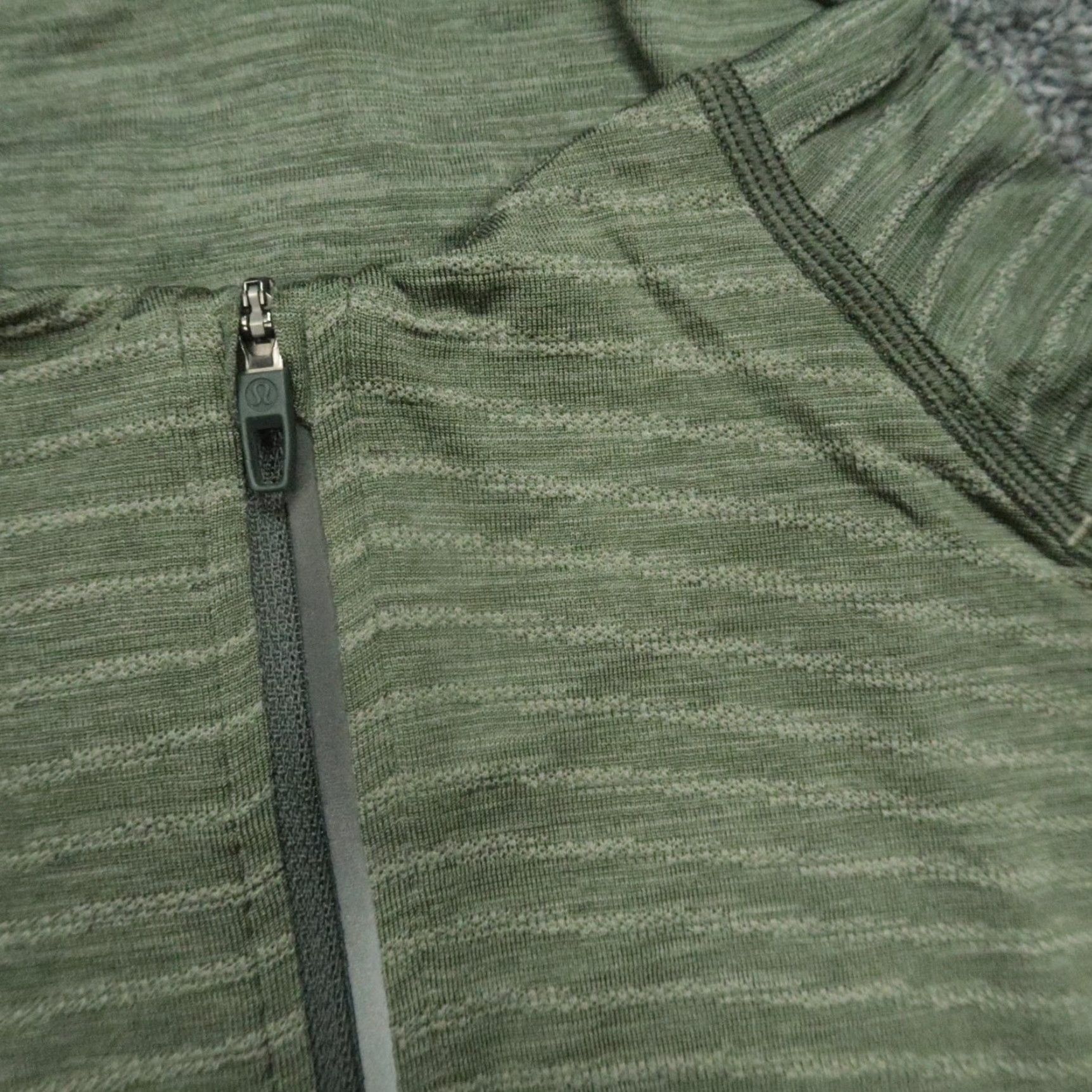 Lululemon Lululemon Pullover Mens Large Green Metal Vent Tech Half Zip Lightweight Shirt Size US L / EU 52-54 / 3 - 3 Thumbnail