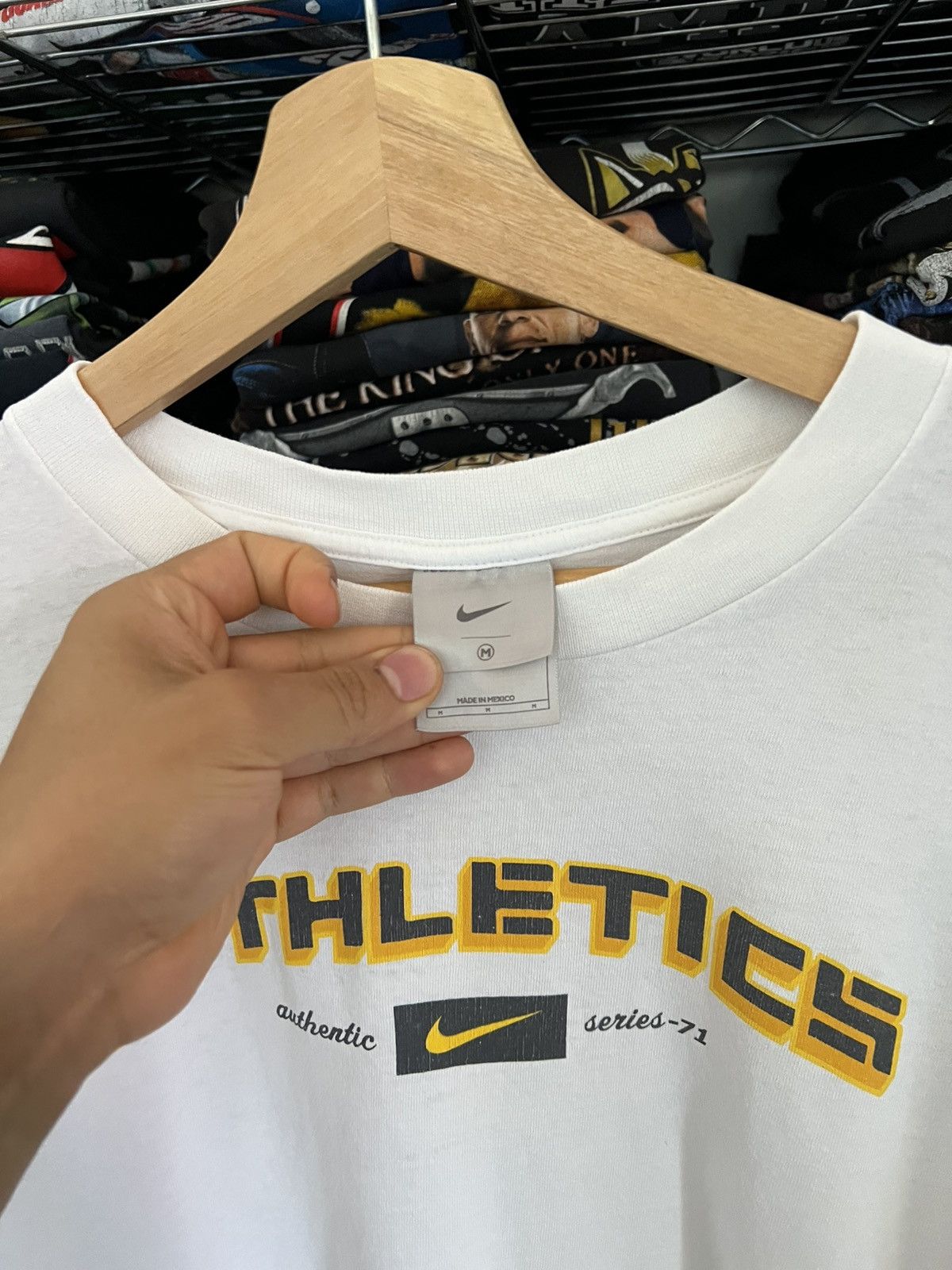 Nike 2000s Nike Athletics Mini Swoosh Center Tee Size US M / EU 48-50 / 2 - 4 Thumbnail