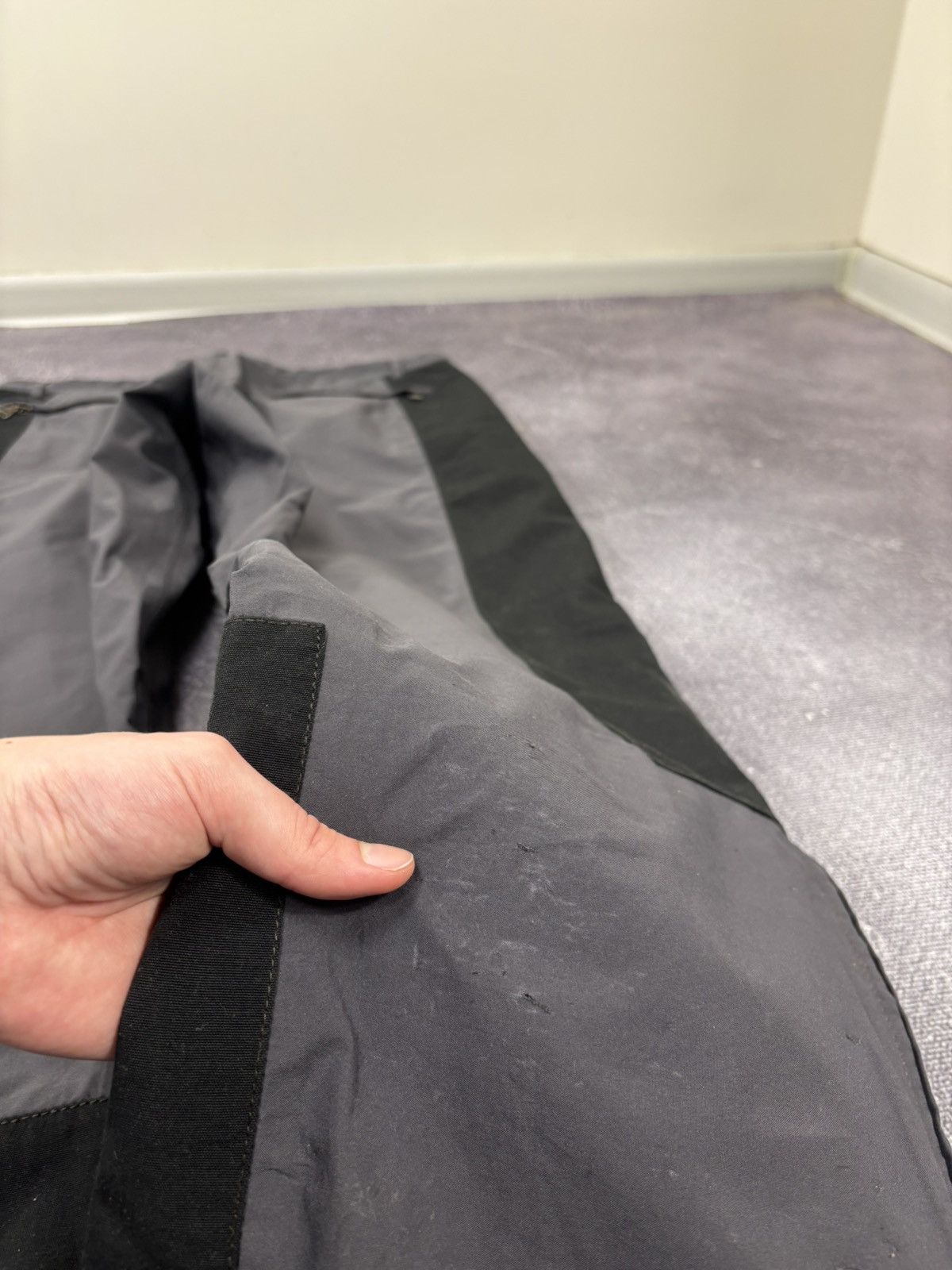 Prada Prada Gore-Tex Vintage Men’s Grey/Black Outdoor Ski Pants Size US 38 / EU 54 - 20 Thumbnail
