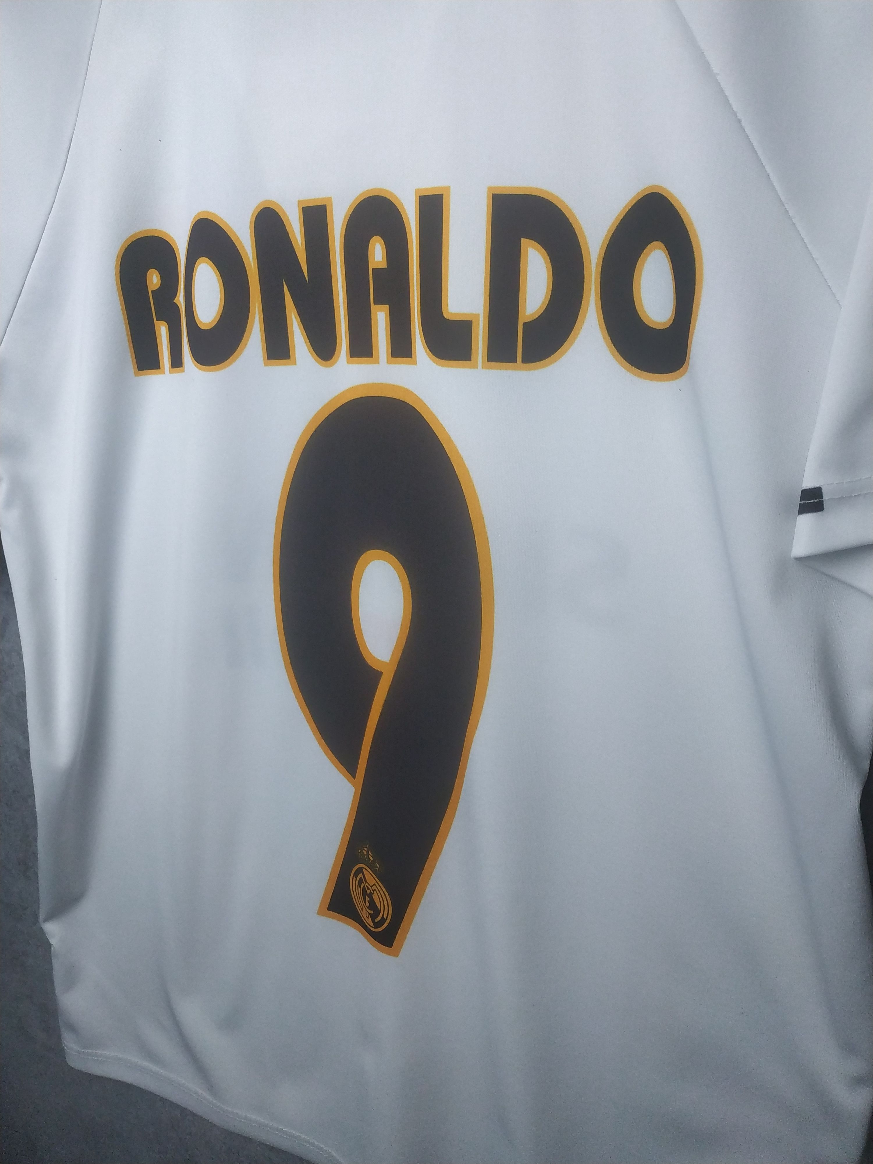 Vintage Ronaldo 9 Real Madrid vintage football soccer jersey Size US S / EU 44-46 / 1 - 3 Thumbnail