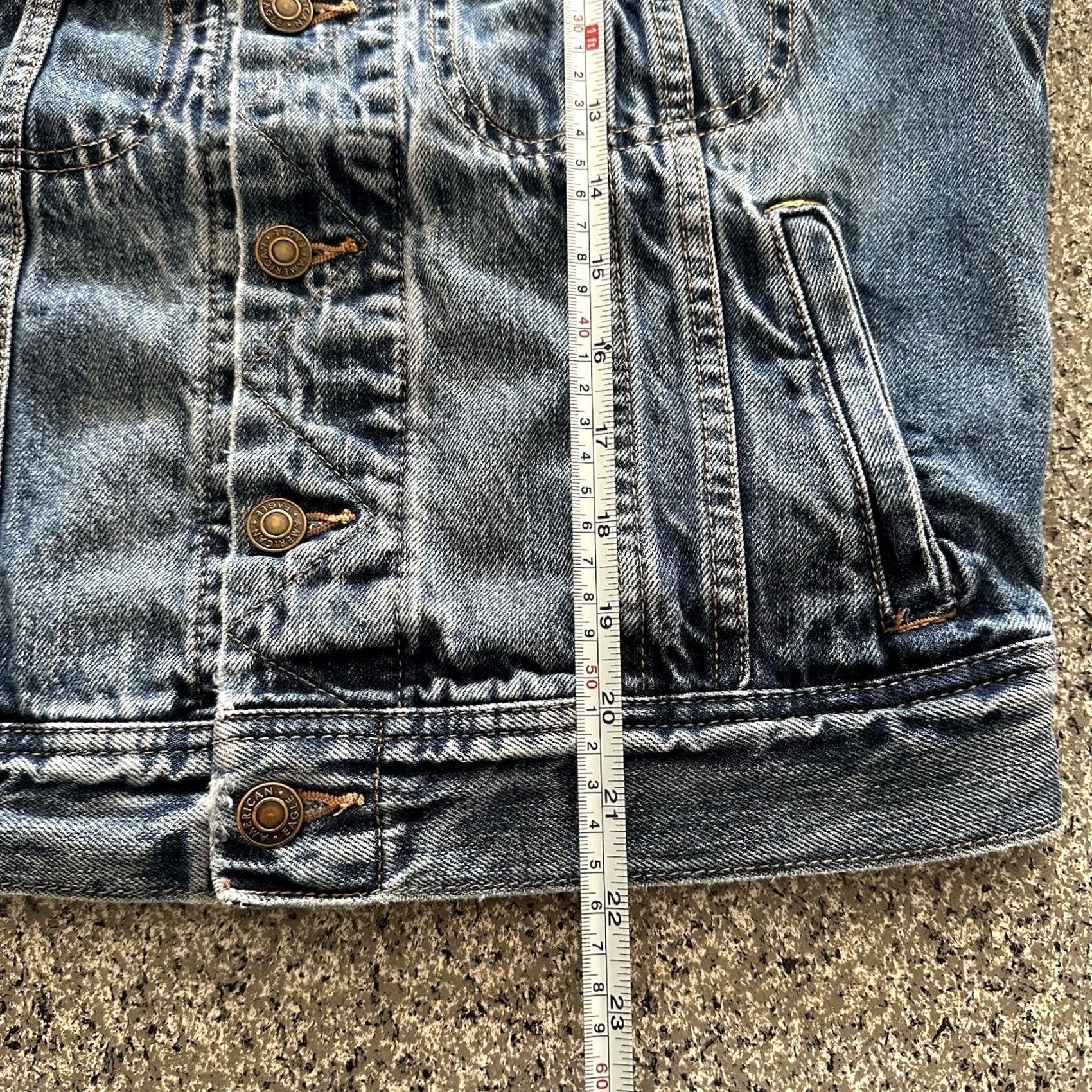 American Eagle Outfitters VINTAGE American Eagle Outfitters Jacket Women’s XS Denim Jean Trucker Button Up Blue Size 26" / US 2 / IT 38 - 6 Thumbnail