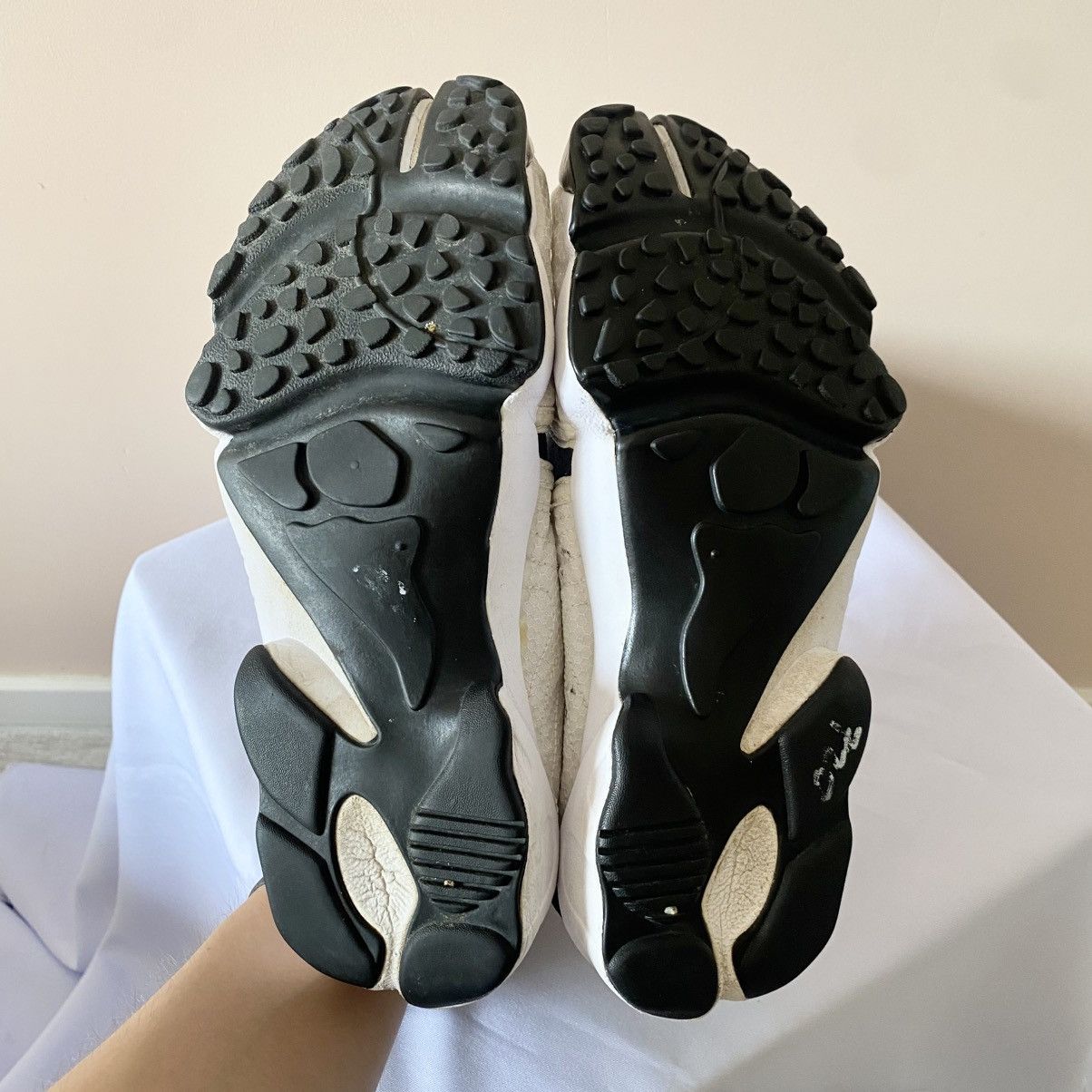 Japanese Brand 00s Nike Rift Tabi Japan Style Vintage Shoes Sneakers Y2K Size US 9 / EU 42 - 9 Thumbnail