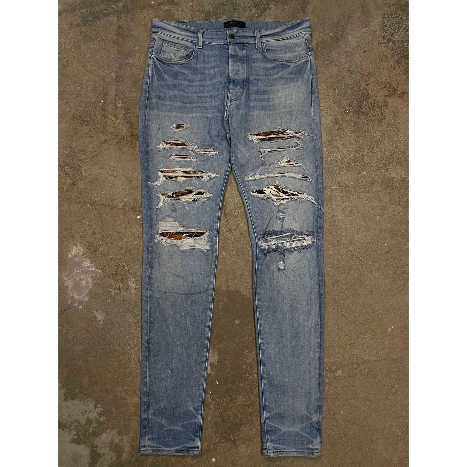 Amiri Amiri MX1 Light Wash Cheetah Patch 36 Used Size US 36 / EU 52 - 1 Thumbnail