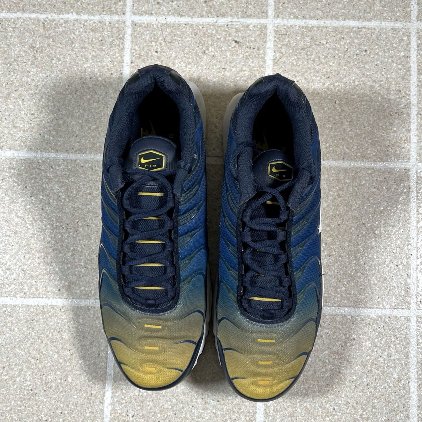 Nike Nike Air Max Plus Gradient Pack 852630-407 sz 11 Navy Yellow Men Sneaker Athletic 2018 Size US 11 / EU 44 - 3 Thumbnail