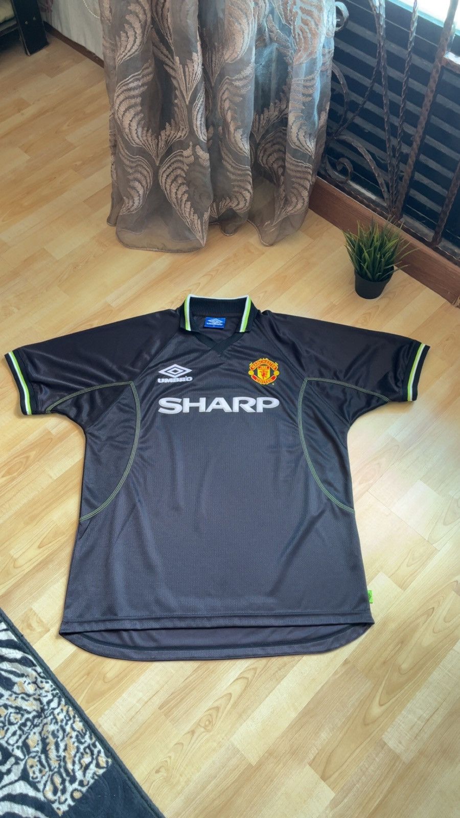 Manchester United 1998/99 Third Kit