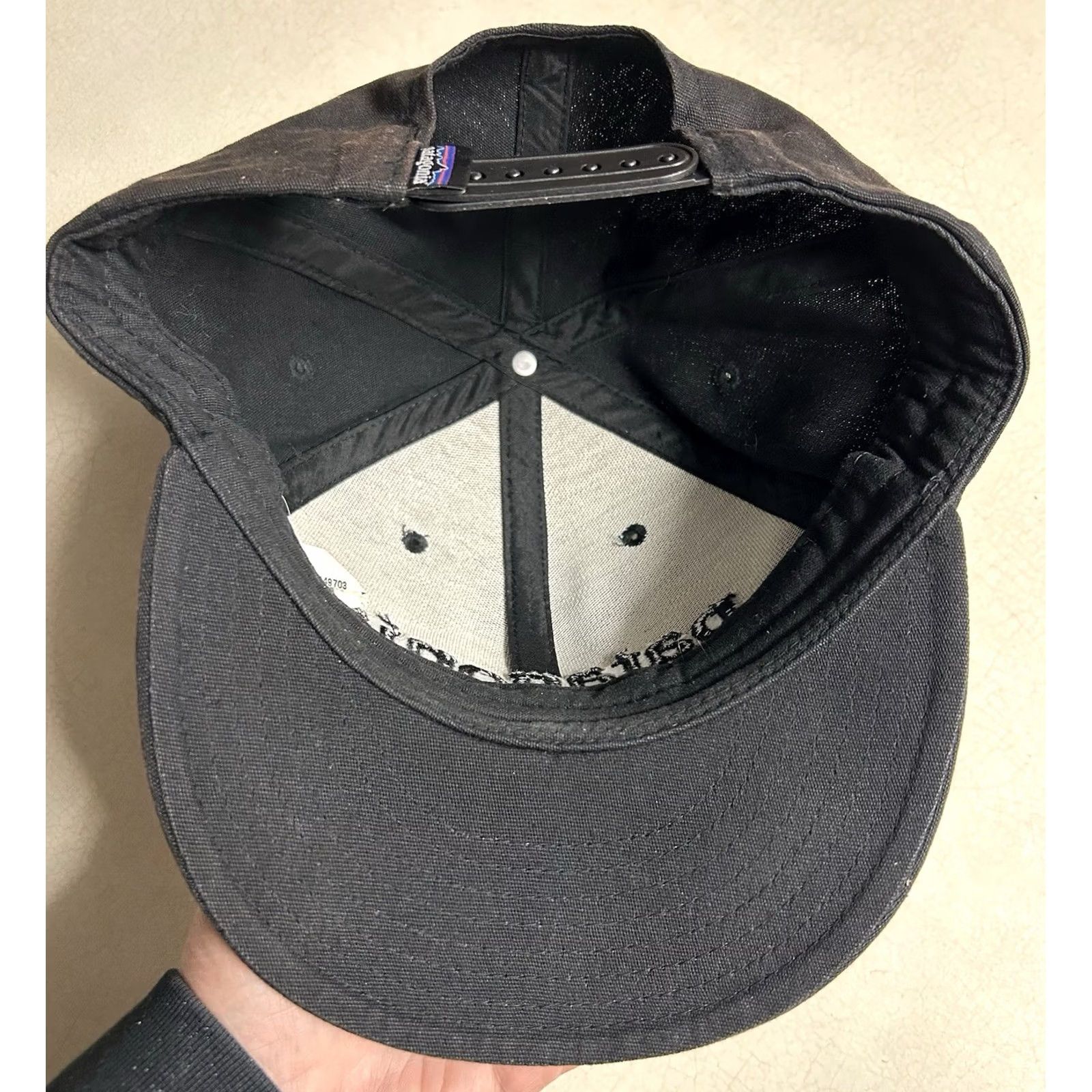 Patagonia VINTAGE Patagonia Spellout Raised Letters Roger That Snapback Hat Black Faded Men One Size Adjustable Hats Size ONE SIZE - 7 Thumbnail