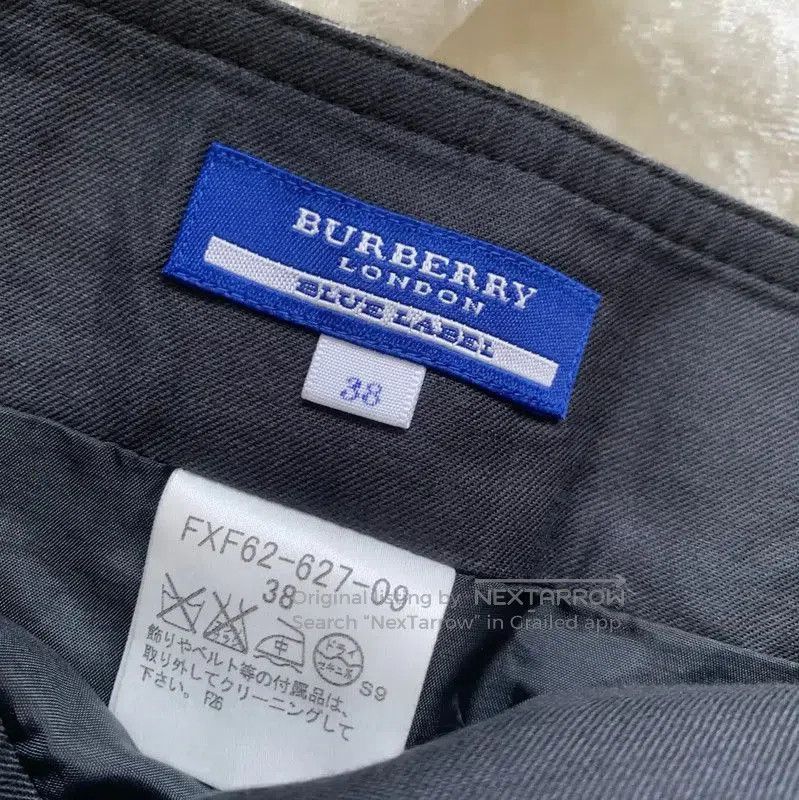 Burberry Burberry Black Wool Pleated Mini Skirt. Size 27" / US 4 / IT 40 - 3 Thumbnail