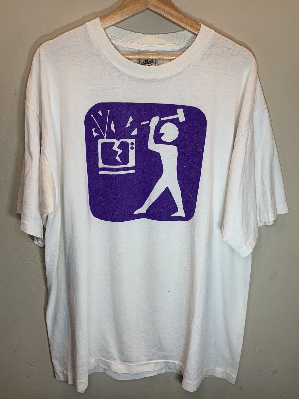 Vintage *RARE* Vintage 90’s Hunter S. Thompson Smash TV Art T-Shirt Size US XL / EU 56 / 4 - 1 Thumbnail