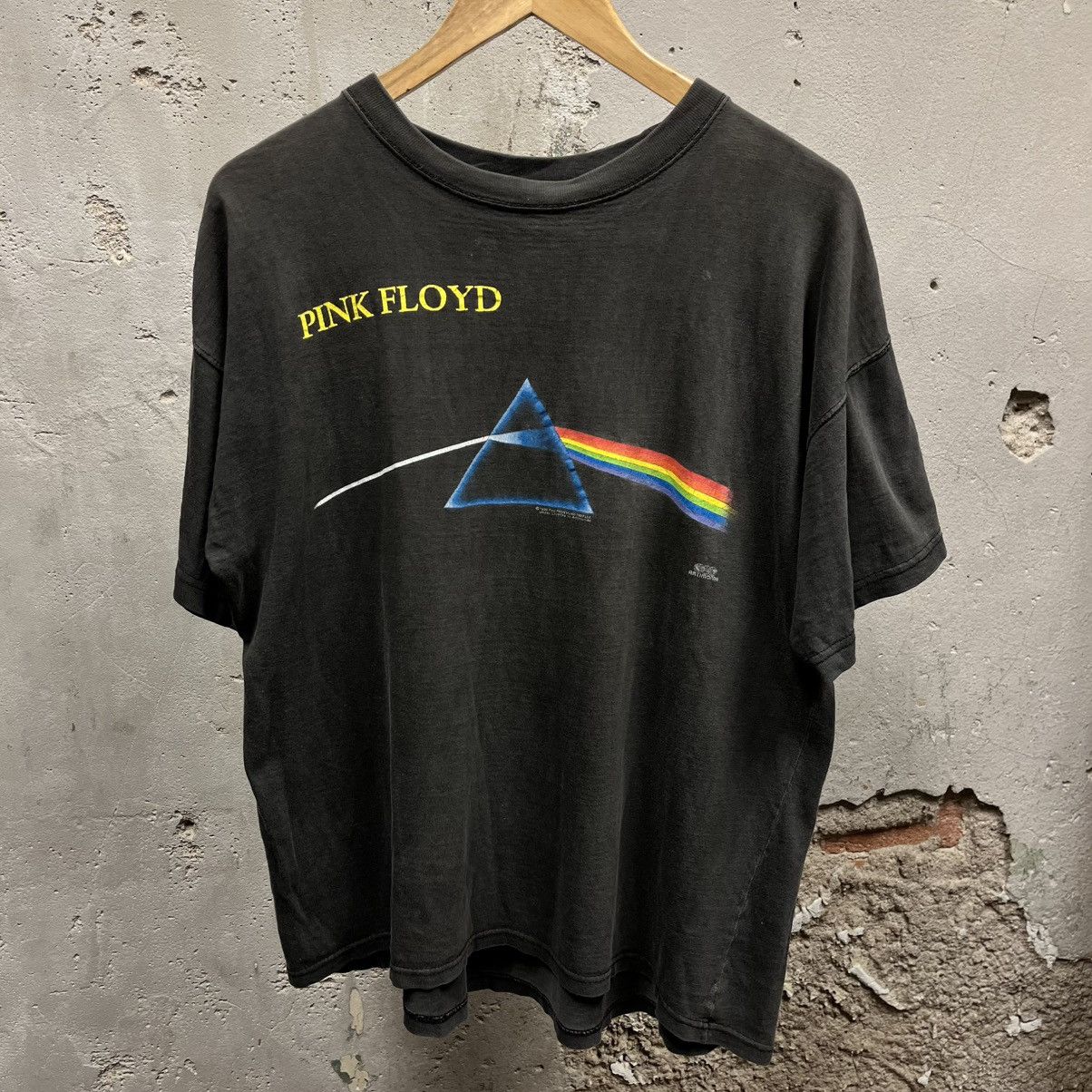 Vintage Vintage 1996 Pink Floyd Dark Side Of The Moon Artimonde Tee Size US XL / EU 56 / 4 - 1 Thumbnail