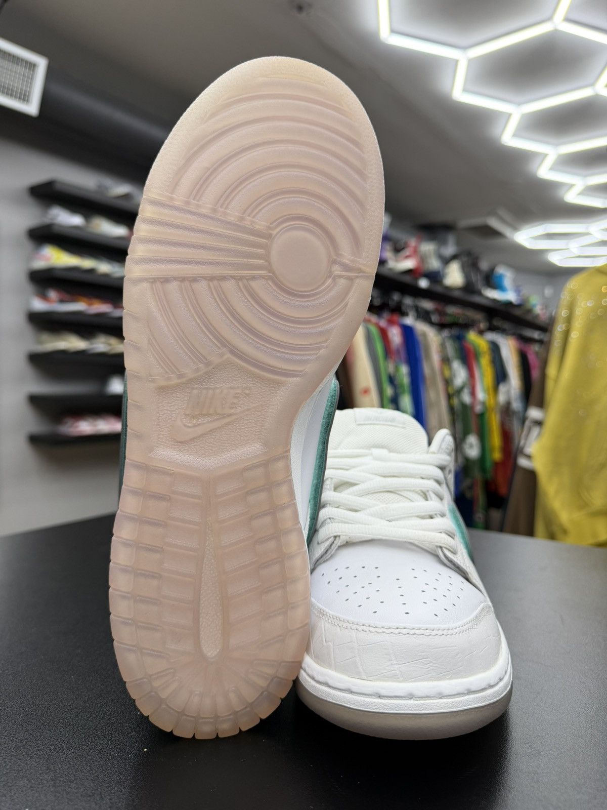 Diamond Supply Co. × Nike Size 11 - Nike SB Dunk Low Diamond Supply Co White Tiffany Size US 11 / EU 44 - 9 Thumbnail