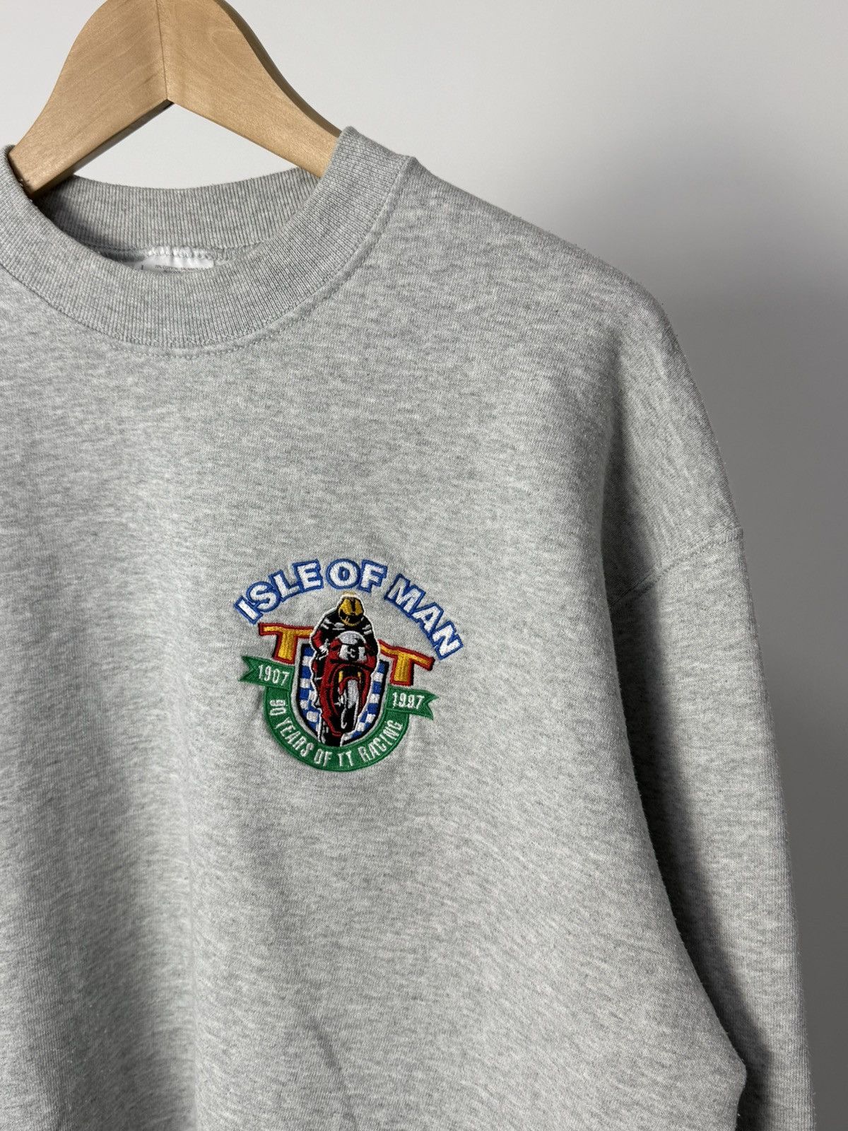 Vintage Vintage 90s Isle Of Man Racing Sweatshirt Size US L / EU 52-54 / 3 - 4 Thumbnail
