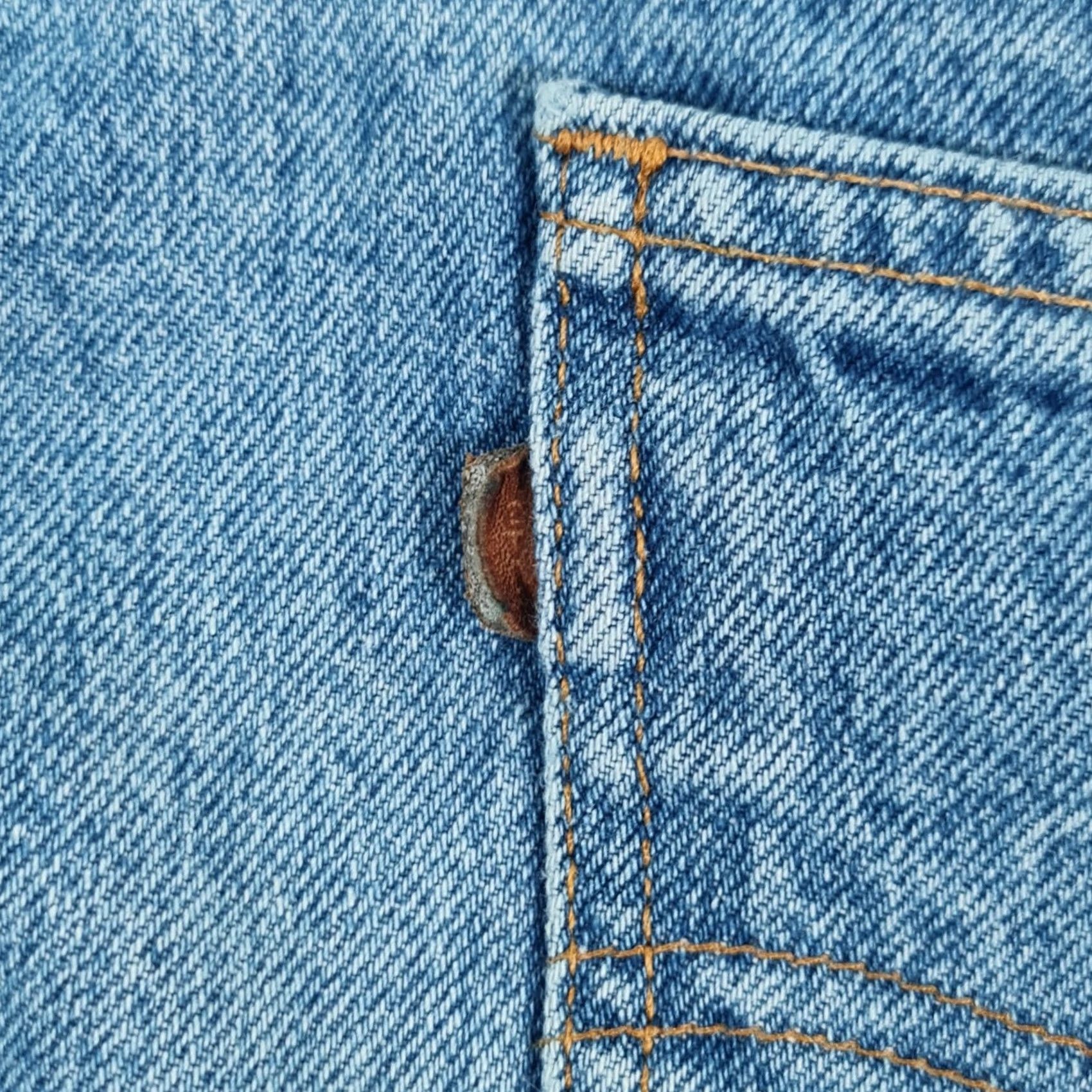 Levi's VINTAGE Levi's 540 Jeans Blue W36 L30 Relaxed Fit Leather Tab USA Made Jeans Mens 90s Size US 36 / EU 52 - 7 Thumbnail