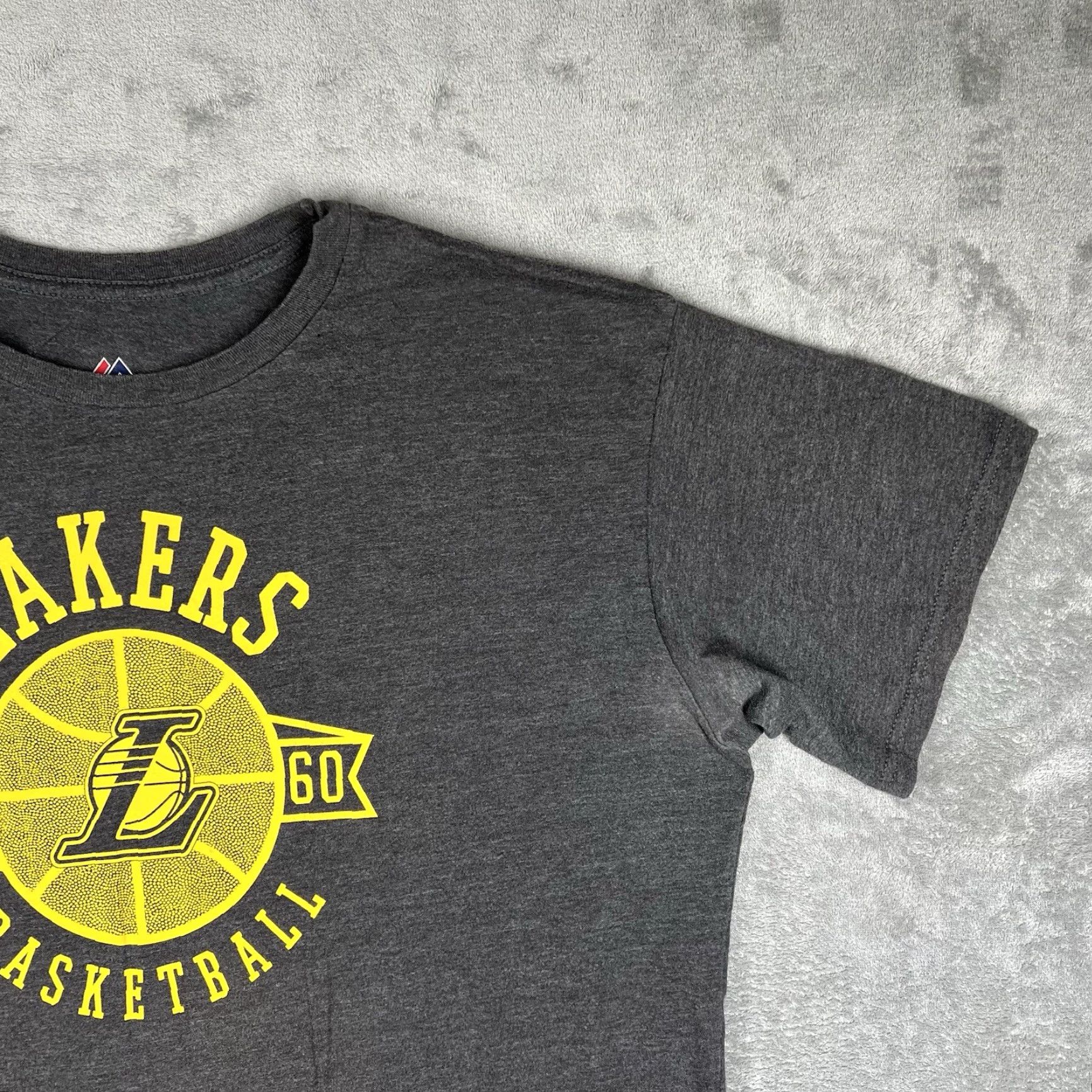 NBA Majestic NBA Basketball Los Angeles Lakers Men’s 2XL T-Shirt Dark Heather Gray Size US XXL / EU 58 / 5 - 4 Thumbnail