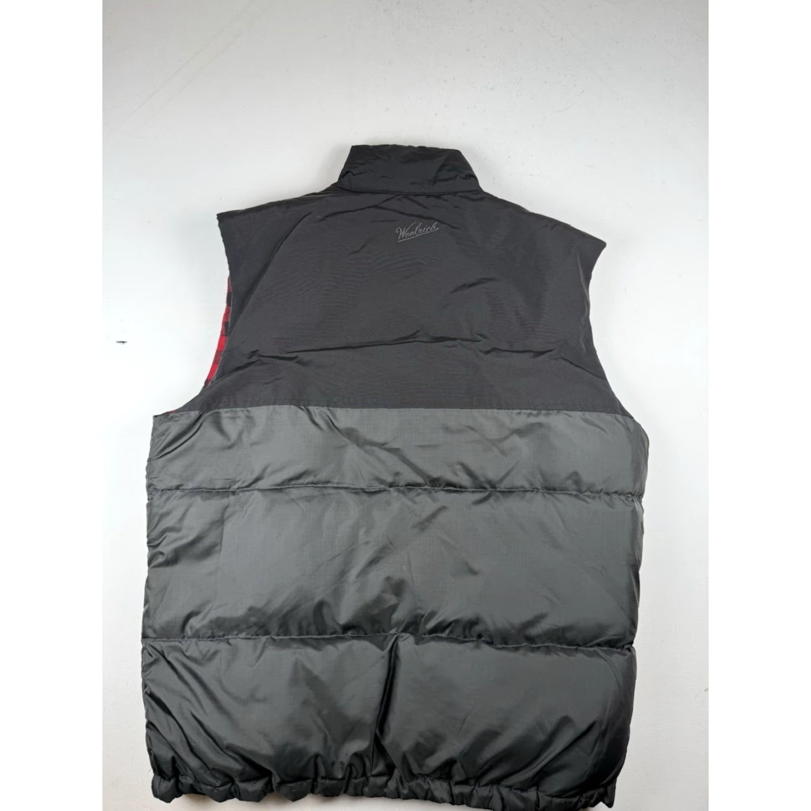 Vintage Woolrich Vest Puffer Mens Large Black Down Insulated Nylon Zip Hiking Outdoors Sleeveless Classic Outdoor Hunting Pockets Fall Winter Spring Mens Size US L / EU 52-54 / 3 - 6 Thumbnail