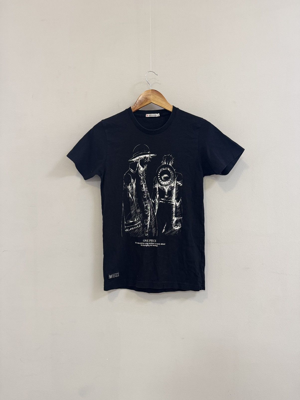 Anime × One Piece × Uniqlo Very crazy Anime One Piece Black Tee Size US S / EU 44-46 / 1 - 1 Thumbnail