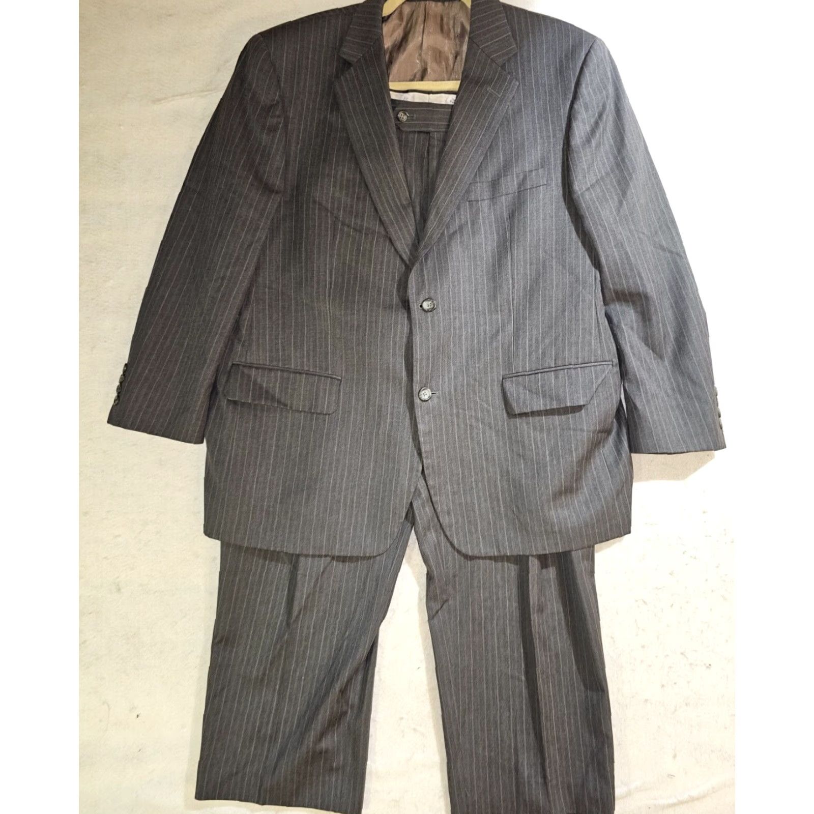 Joseph Joseph & Feiss Signature Pin Striped 100% Wool 2PC. Suit Mens Sz 42 Short 39x30 Charcoal Gray Size US 42 / EU 58 - 2 Thumbnail